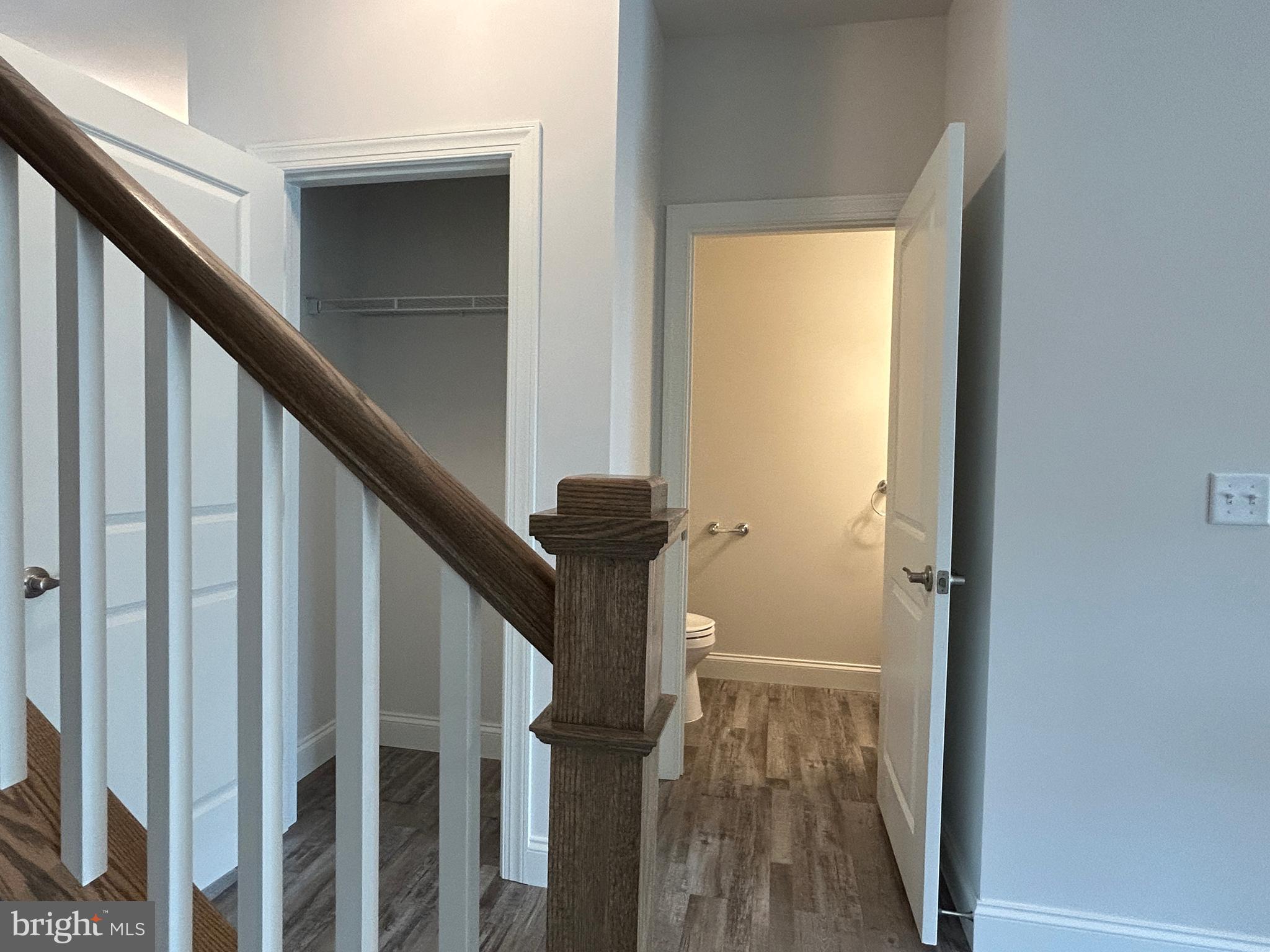 WOODLAND HILLS - Residential