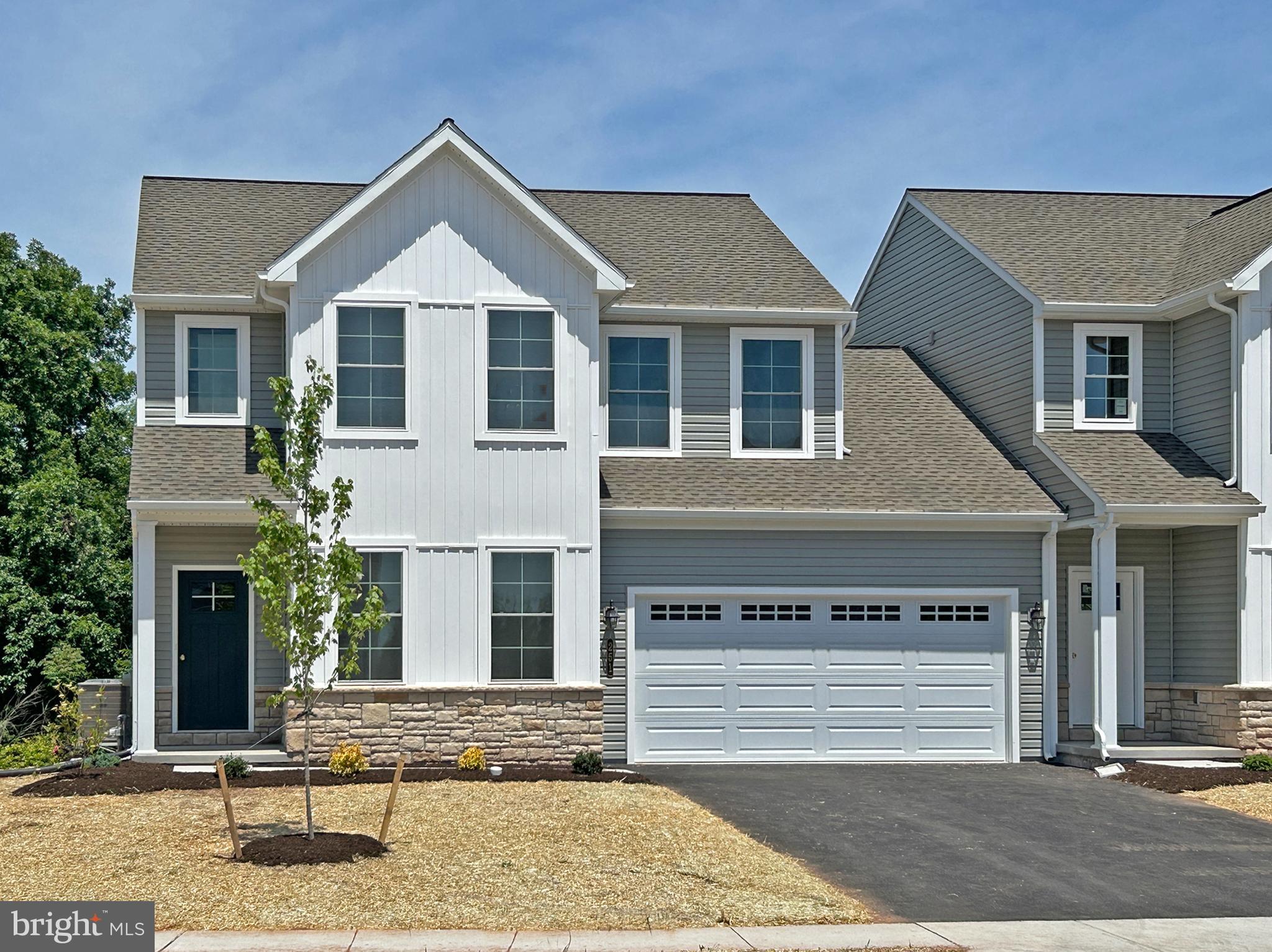 WOODLAND HILLS - Residential