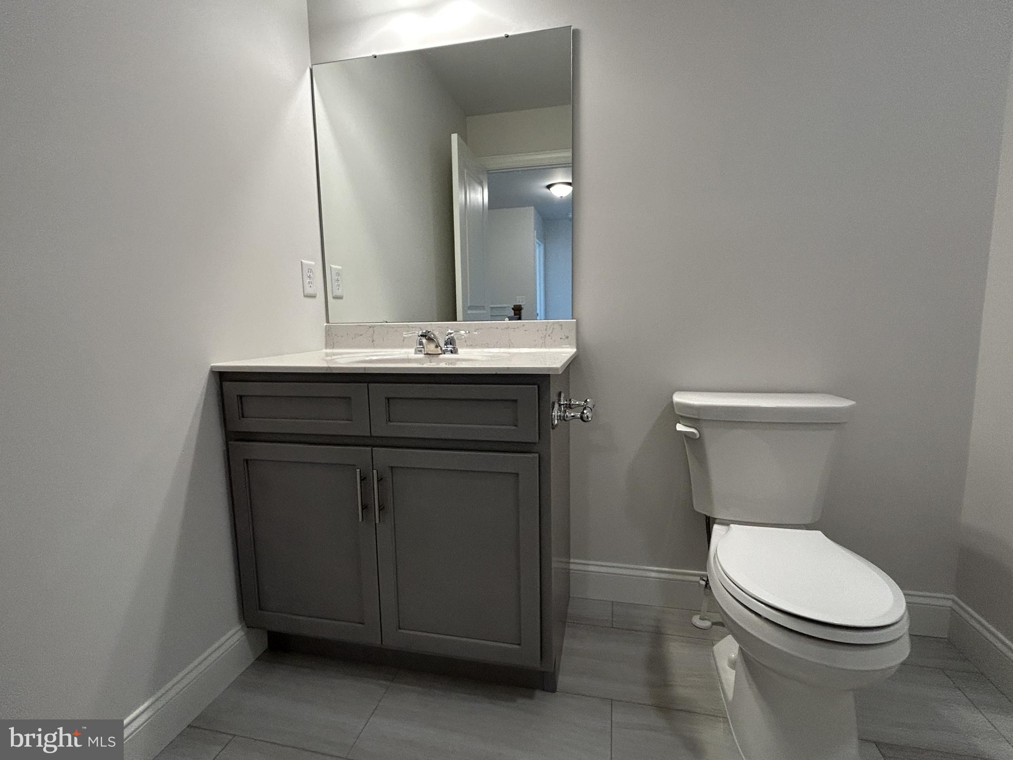 WOODLAND HILLS - Residential