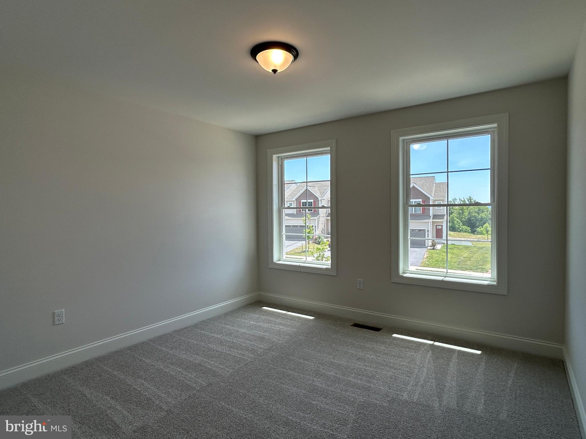 WOODLAND HILLS - Residential