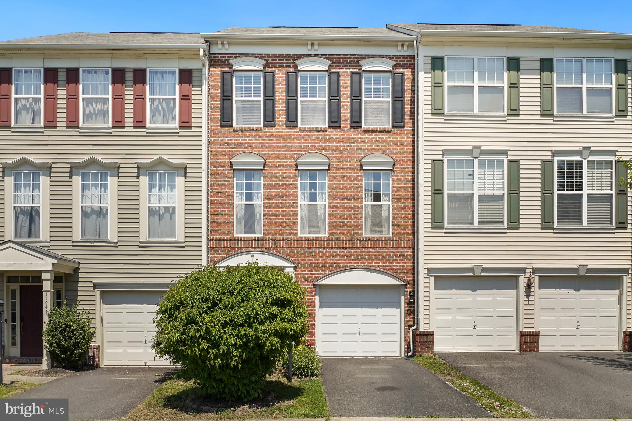 PEMBROOKE/VICTORY LAKES - Residential