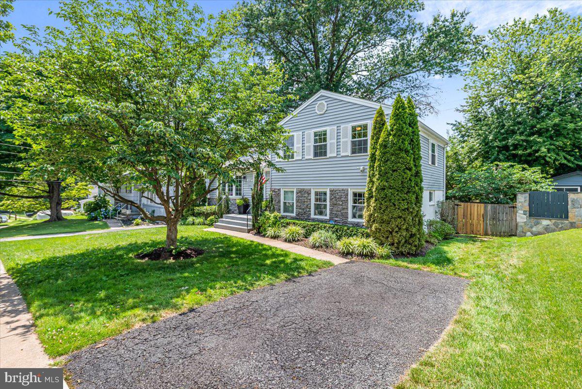 ROCK CREEK PALISADES - Residential