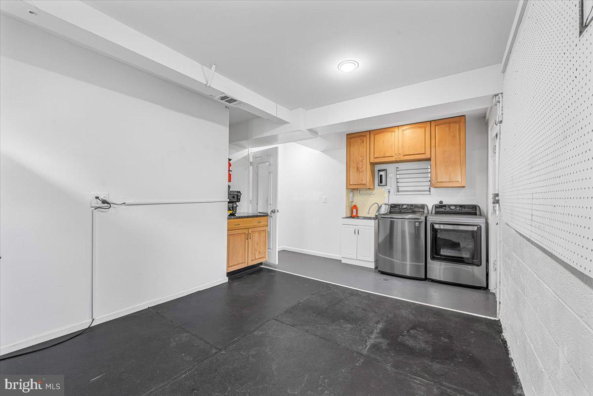 ROCK CREEK PALISADES - Residential