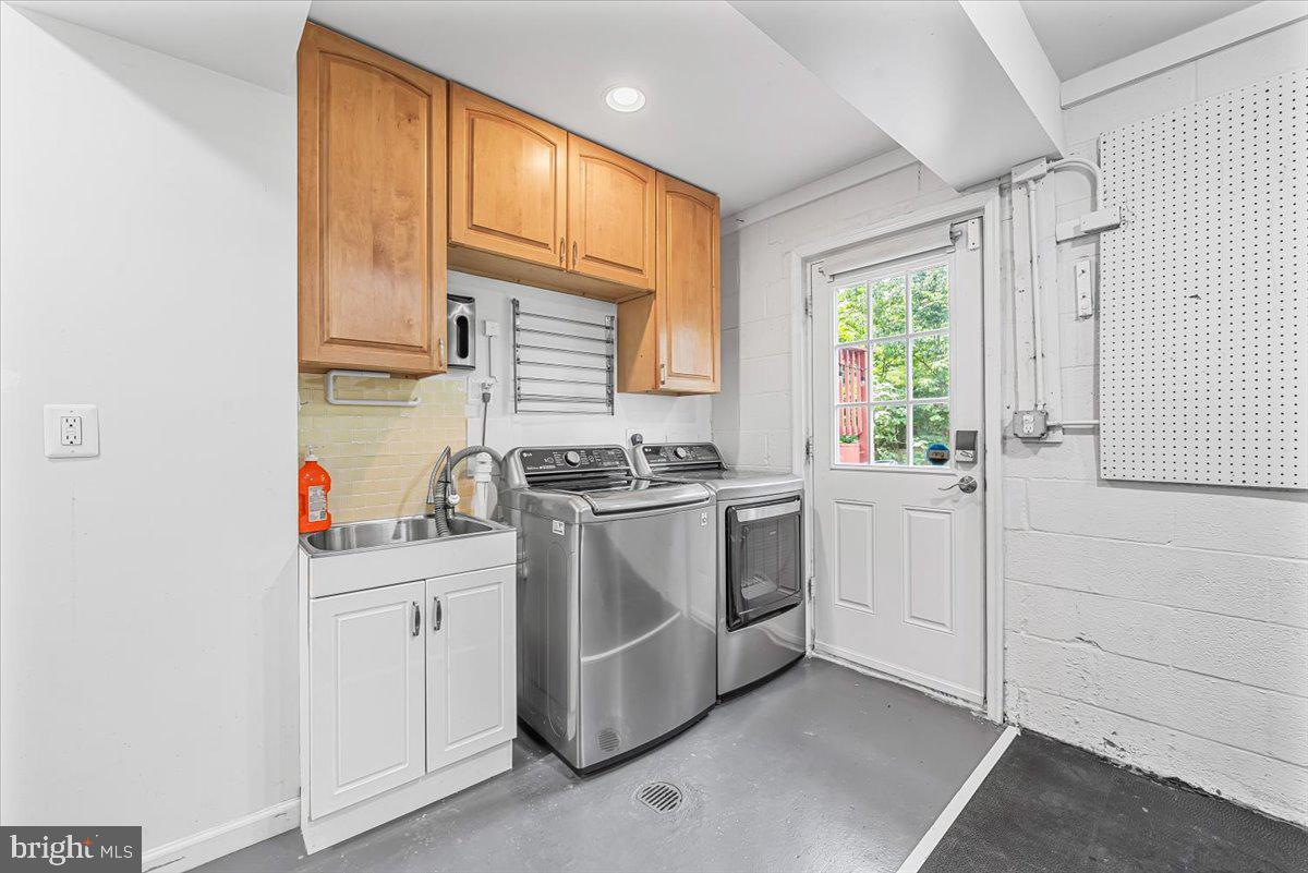 ROCK CREEK PALISADES - Residential