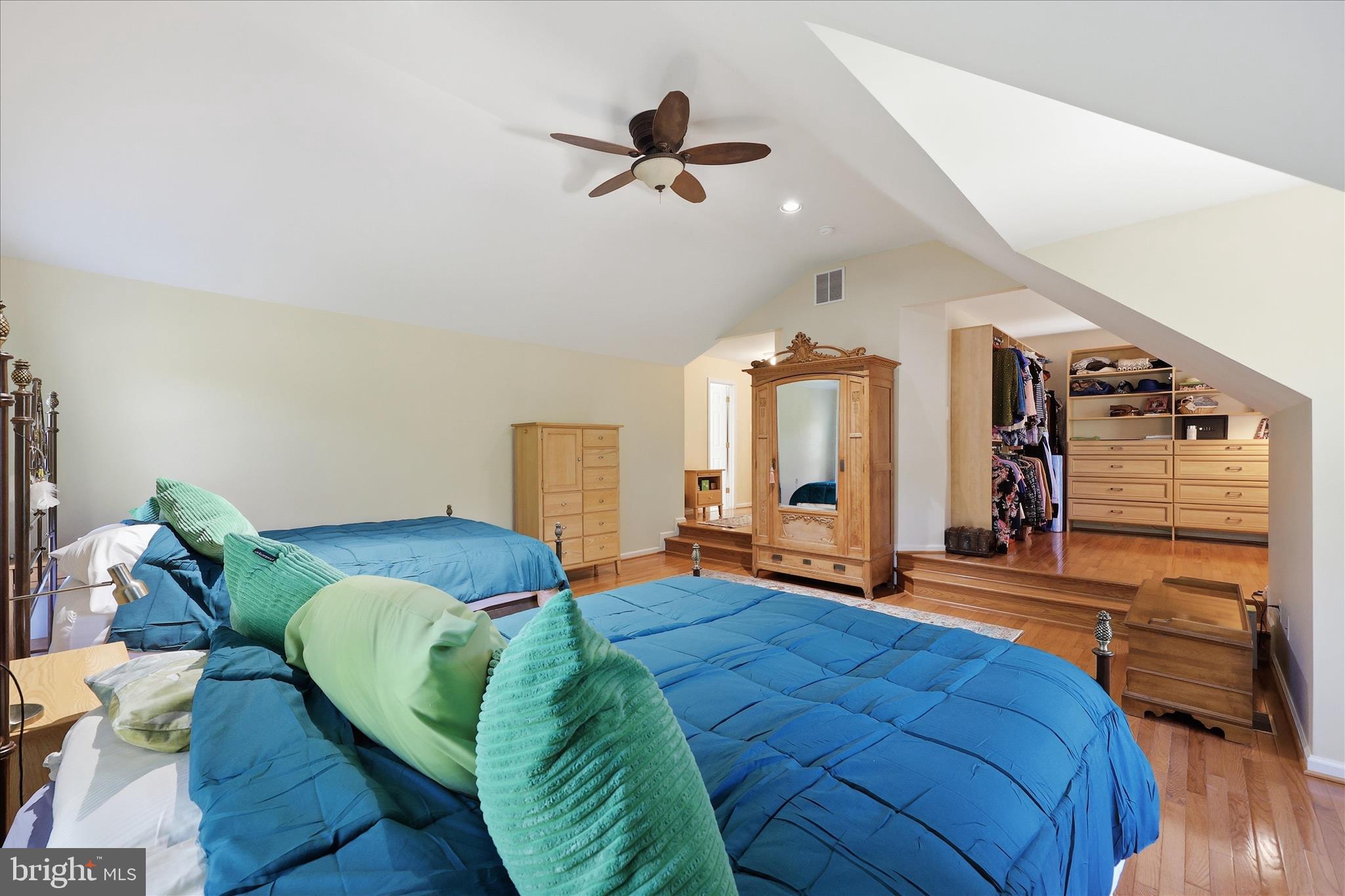 VILLAGE OF RIVER HILL - Residential