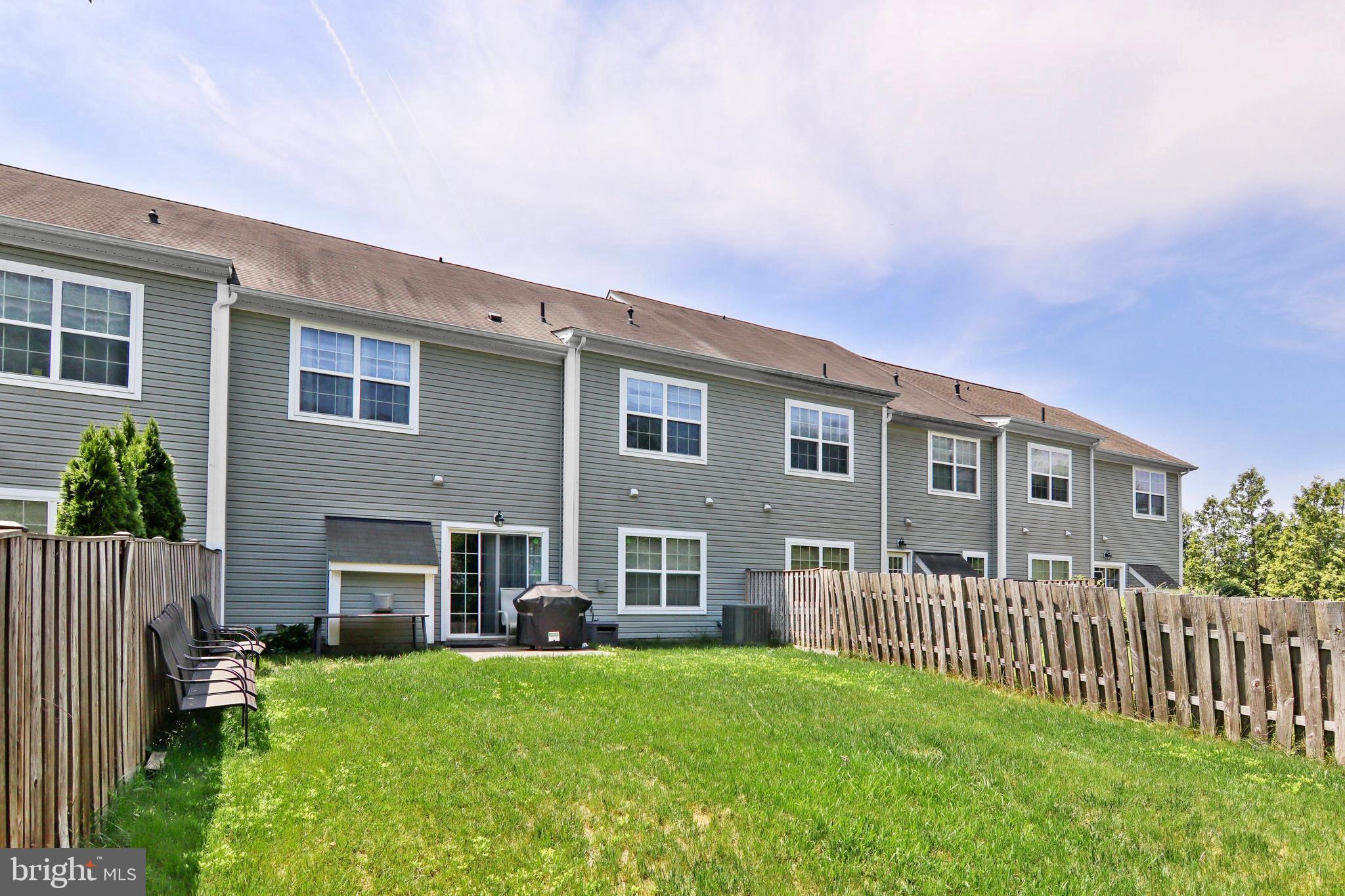 LAKELANDS AT EASTON - Residential
