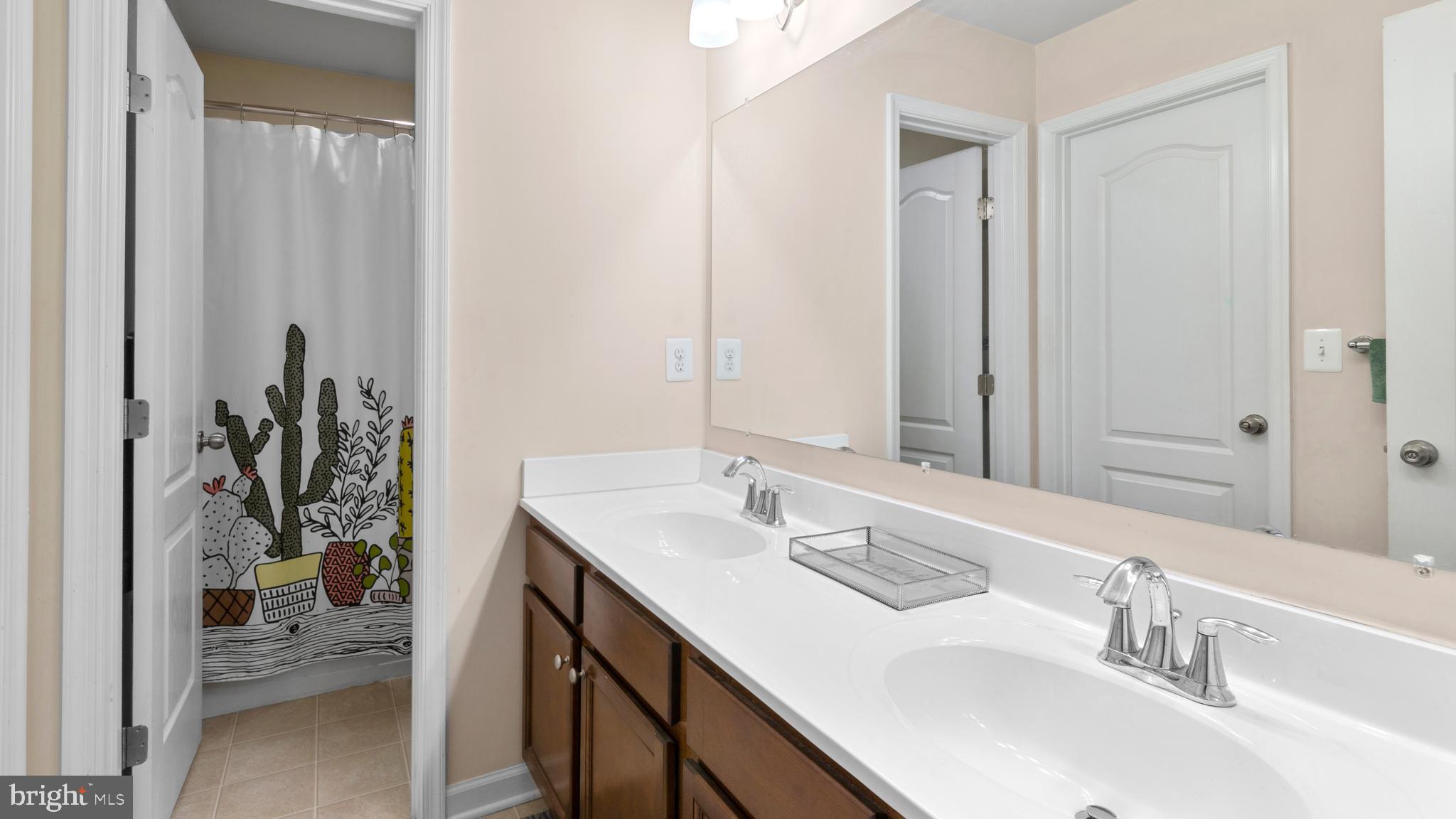 LAKELANDS AT EASTON - Residential