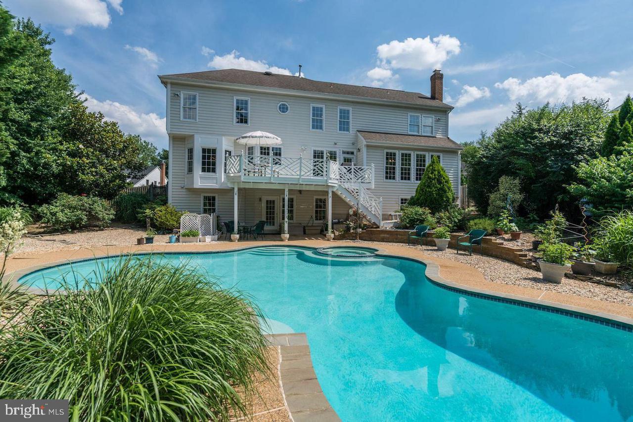ASHLAWN HILL - Residential