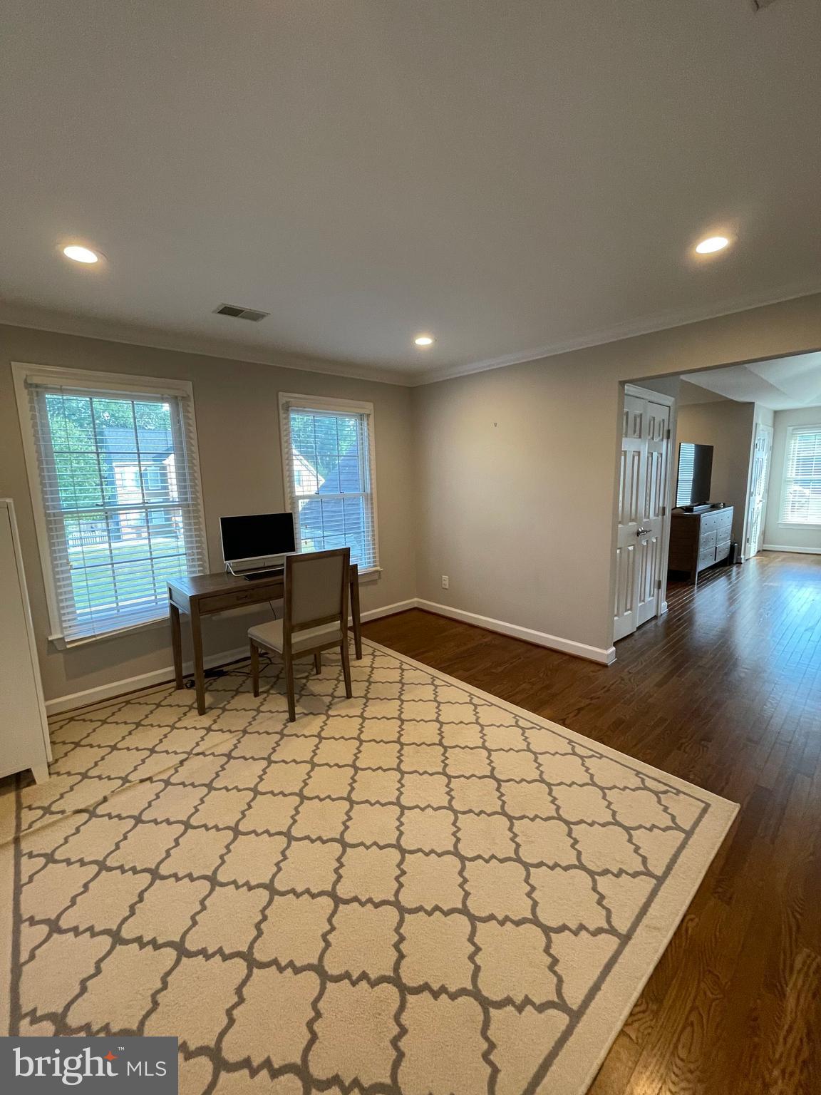 ASHLAWN HILL - Residential