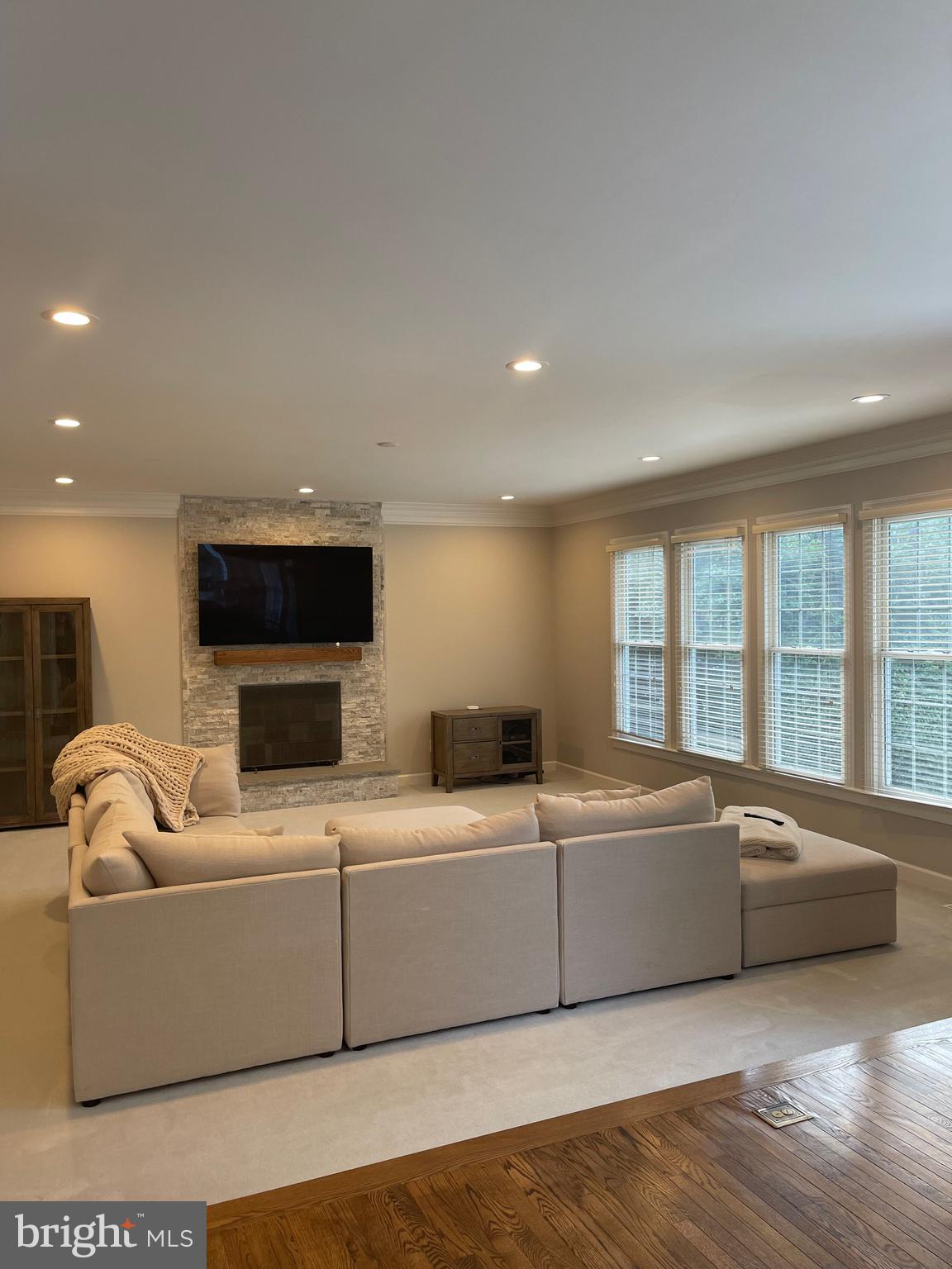 ASHLAWN HILL - Residential