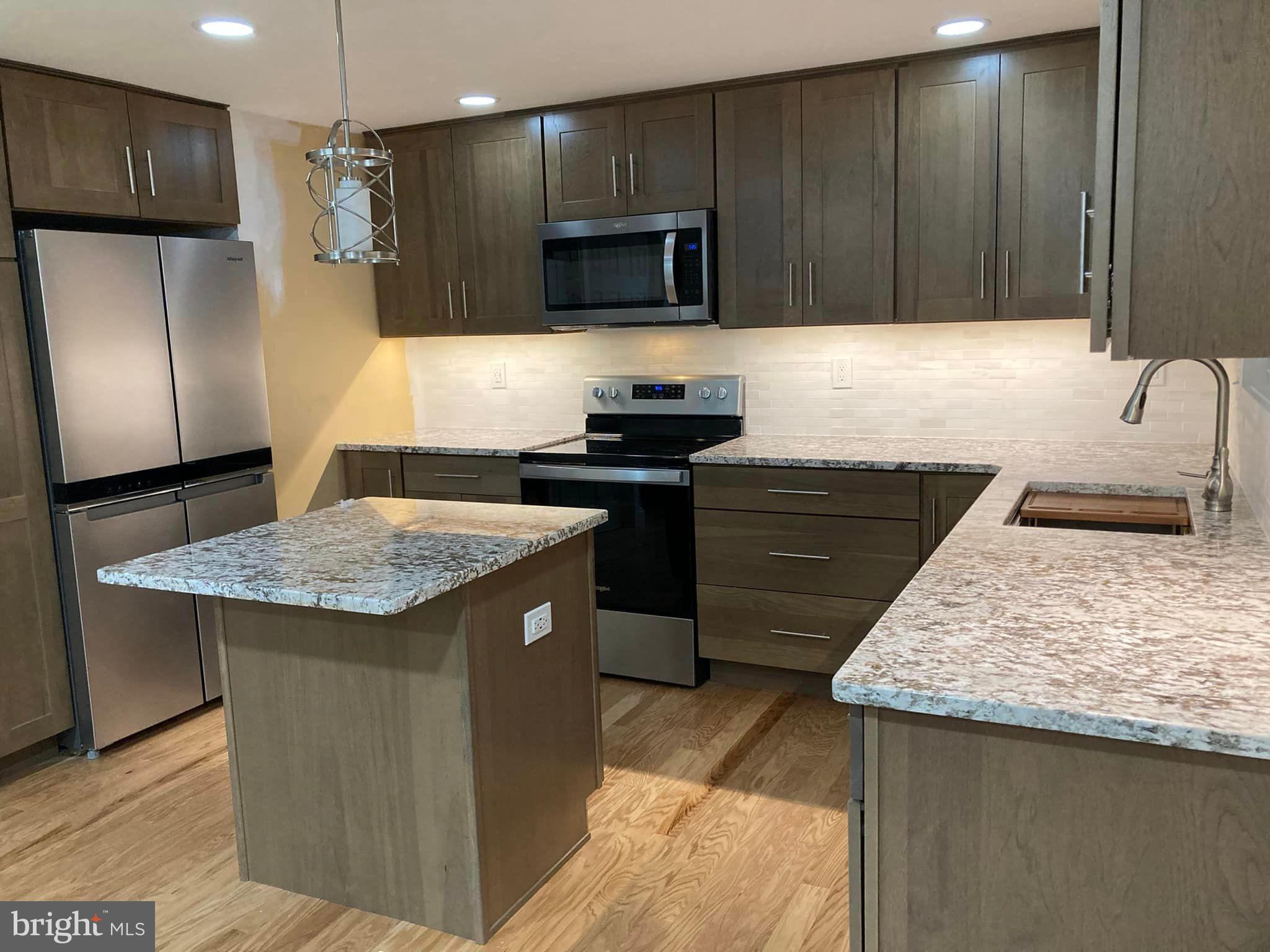 WHISPERING WOODS - Residential