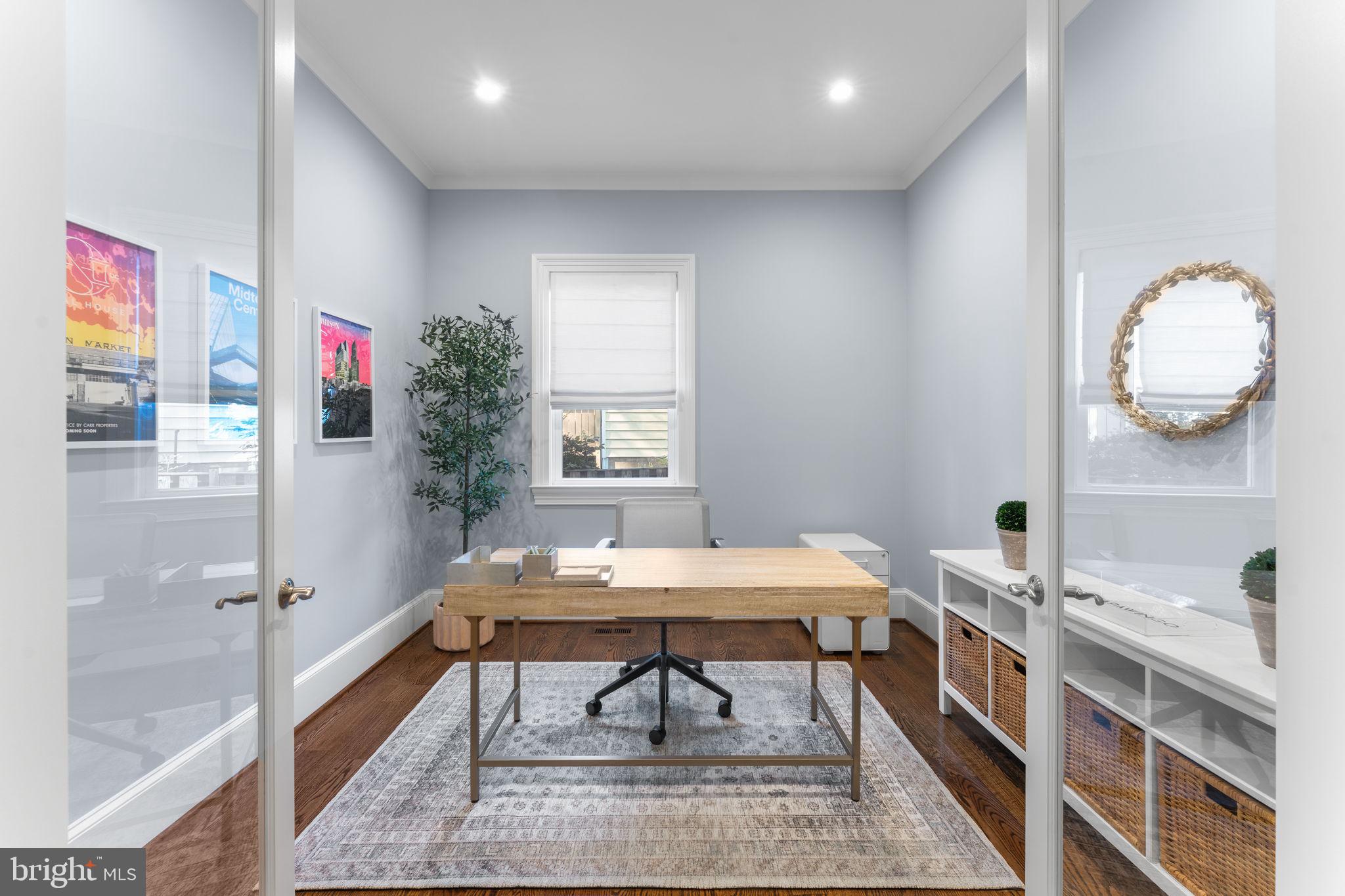 VIENNA WOODS - Residential