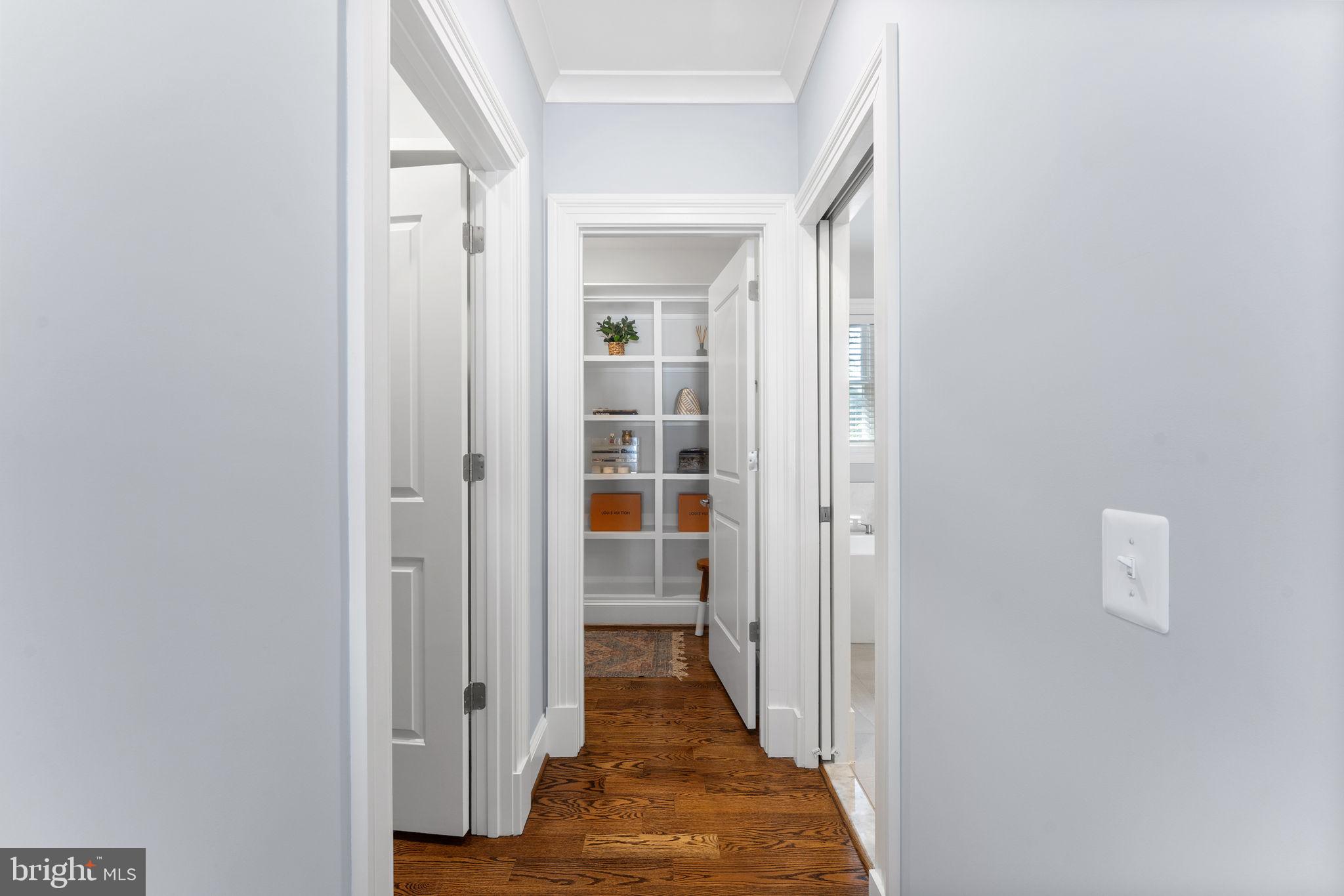 VIENNA WOODS - Residential