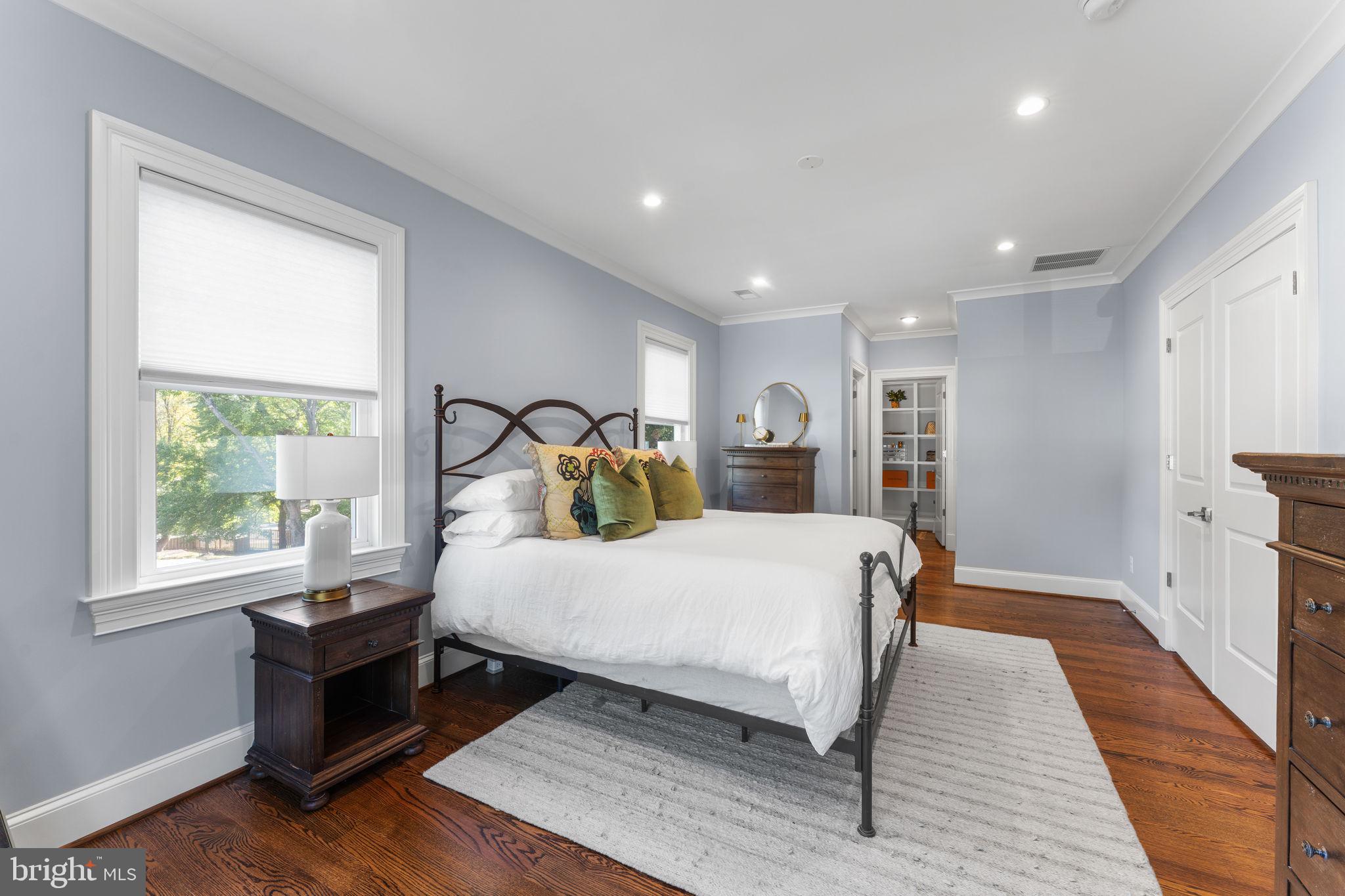 VIENNA WOODS - Residential