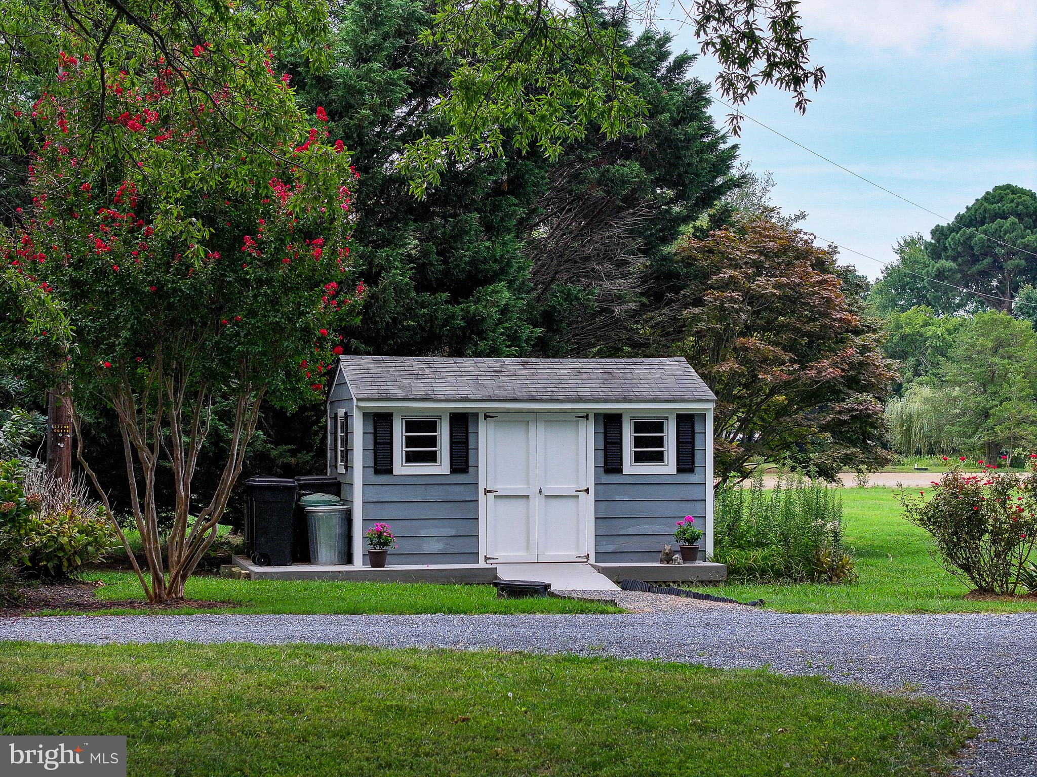 ELSTON SHORES - Residential