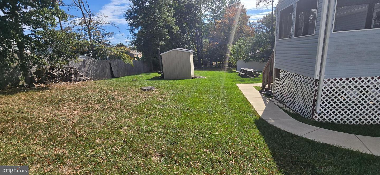 CLINTON WOODS - Residential