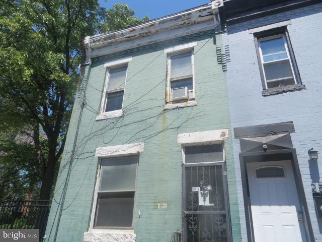 Two story, 3 bedroom, semi-detached row home located just off of 25th and Lehigh Ave. Living room, dining room and kitchen on the 1st floor. Three bedrooms plus full bath on the 2nd floor. Great opportunity for all buyers. Property being sold strictly As Is.
