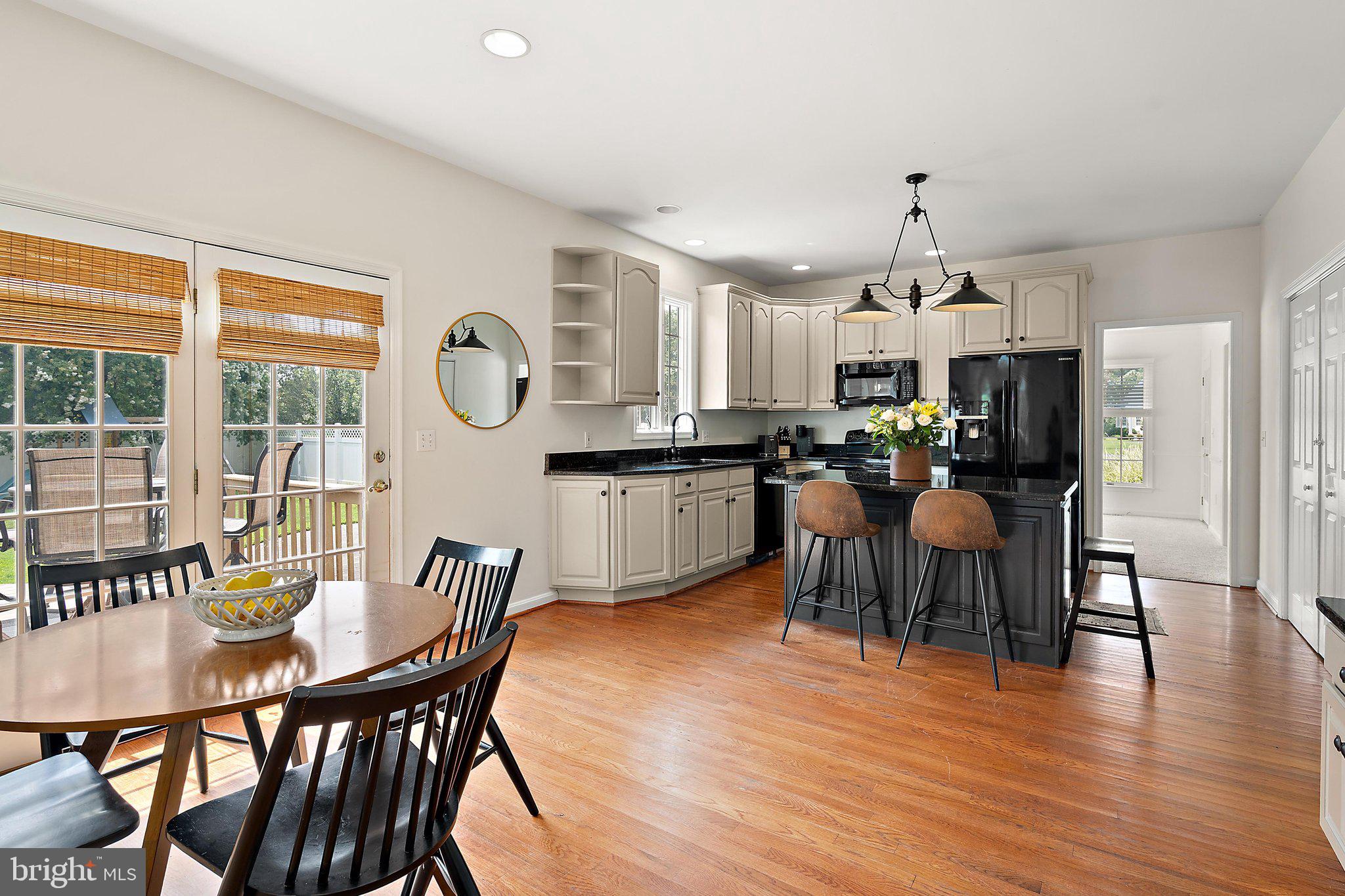 COUNTRY CLUB SOUTH - Residential