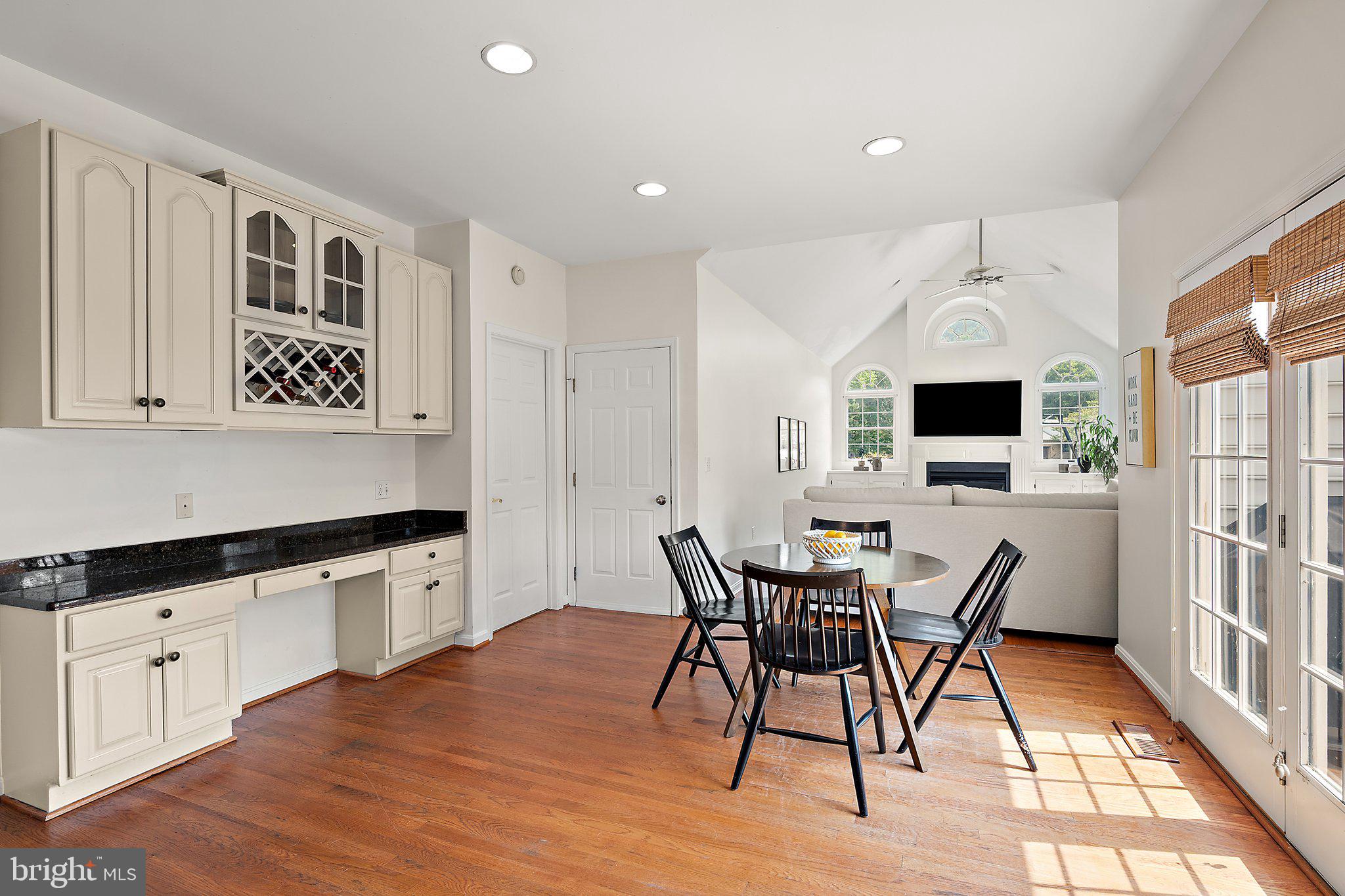 COUNTRY CLUB SOUTH - Residential