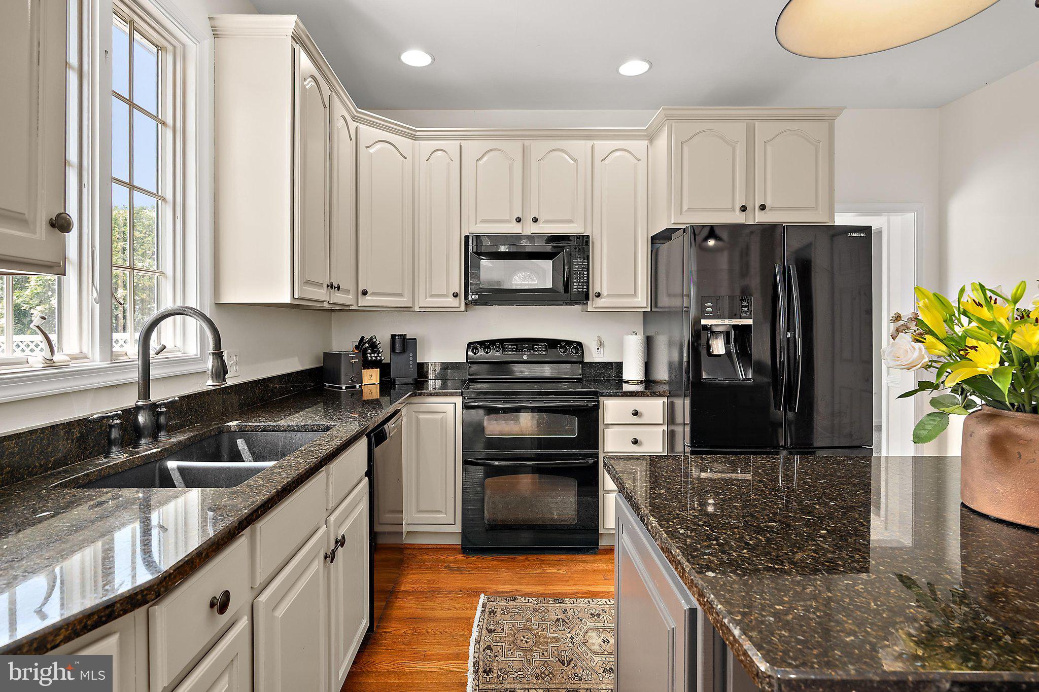 COUNTRY CLUB SOUTH - Residential