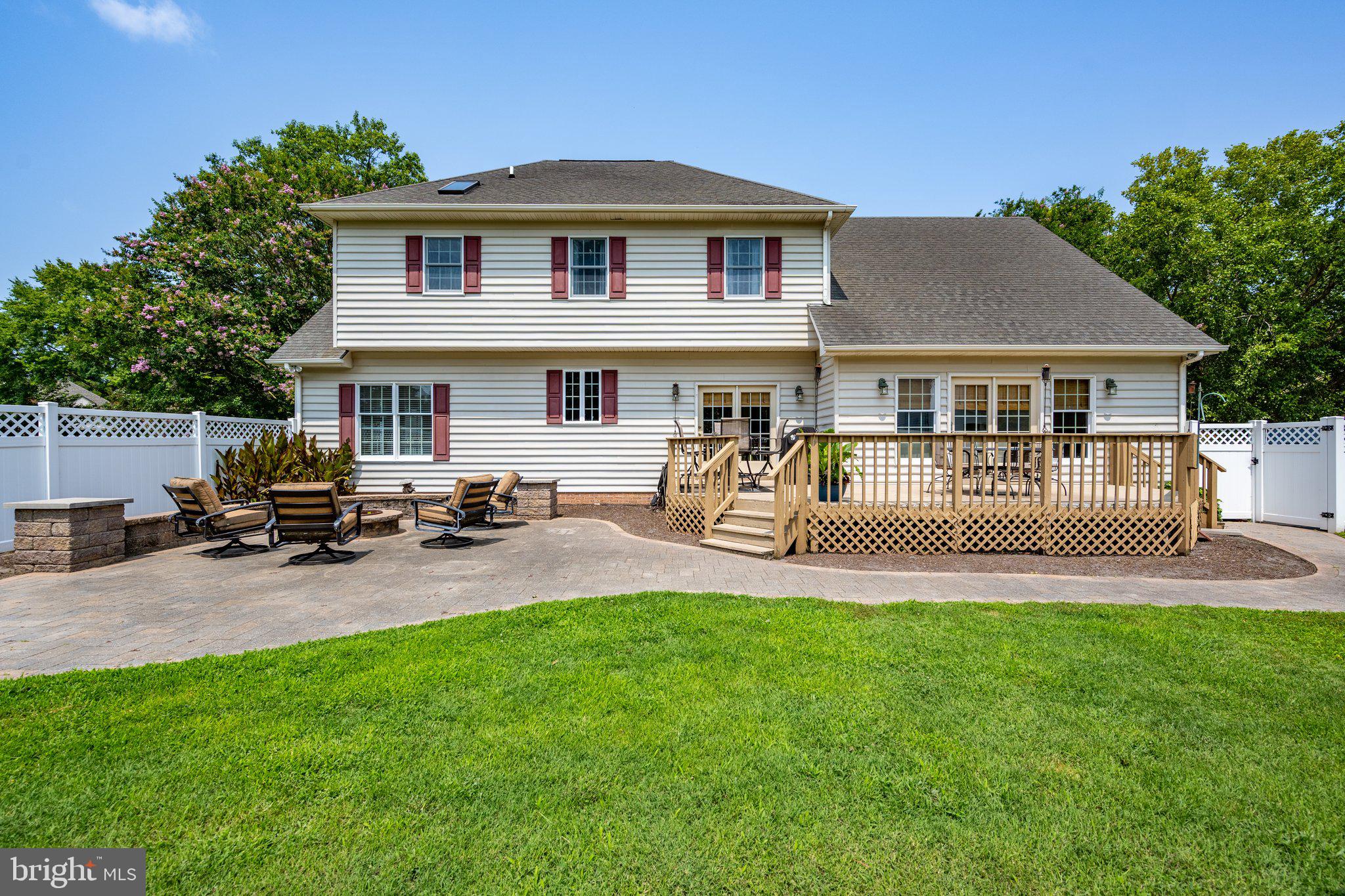 COUNTRY CLUB SOUTH - Residential