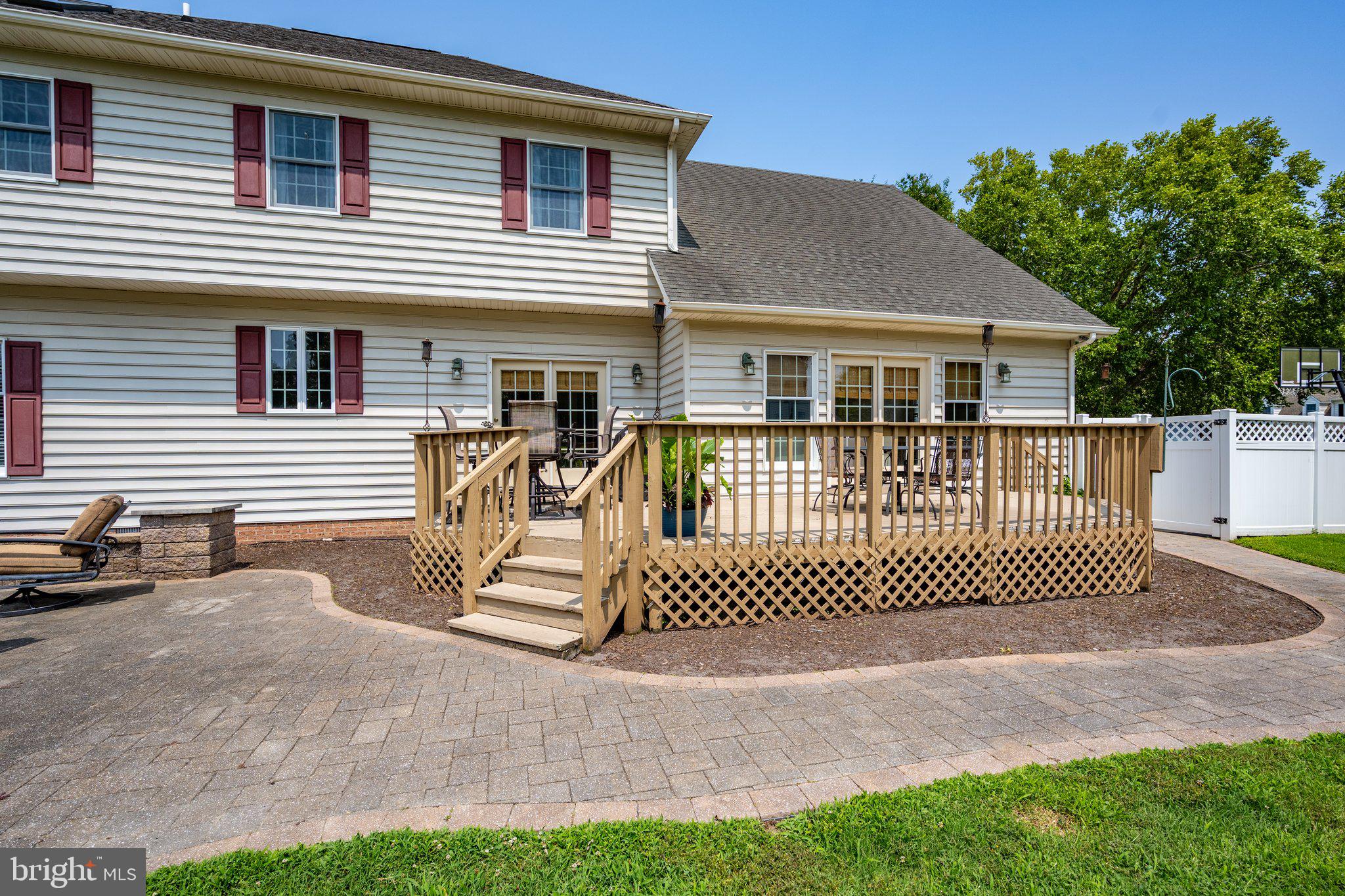 COUNTRY CLUB SOUTH - Residential