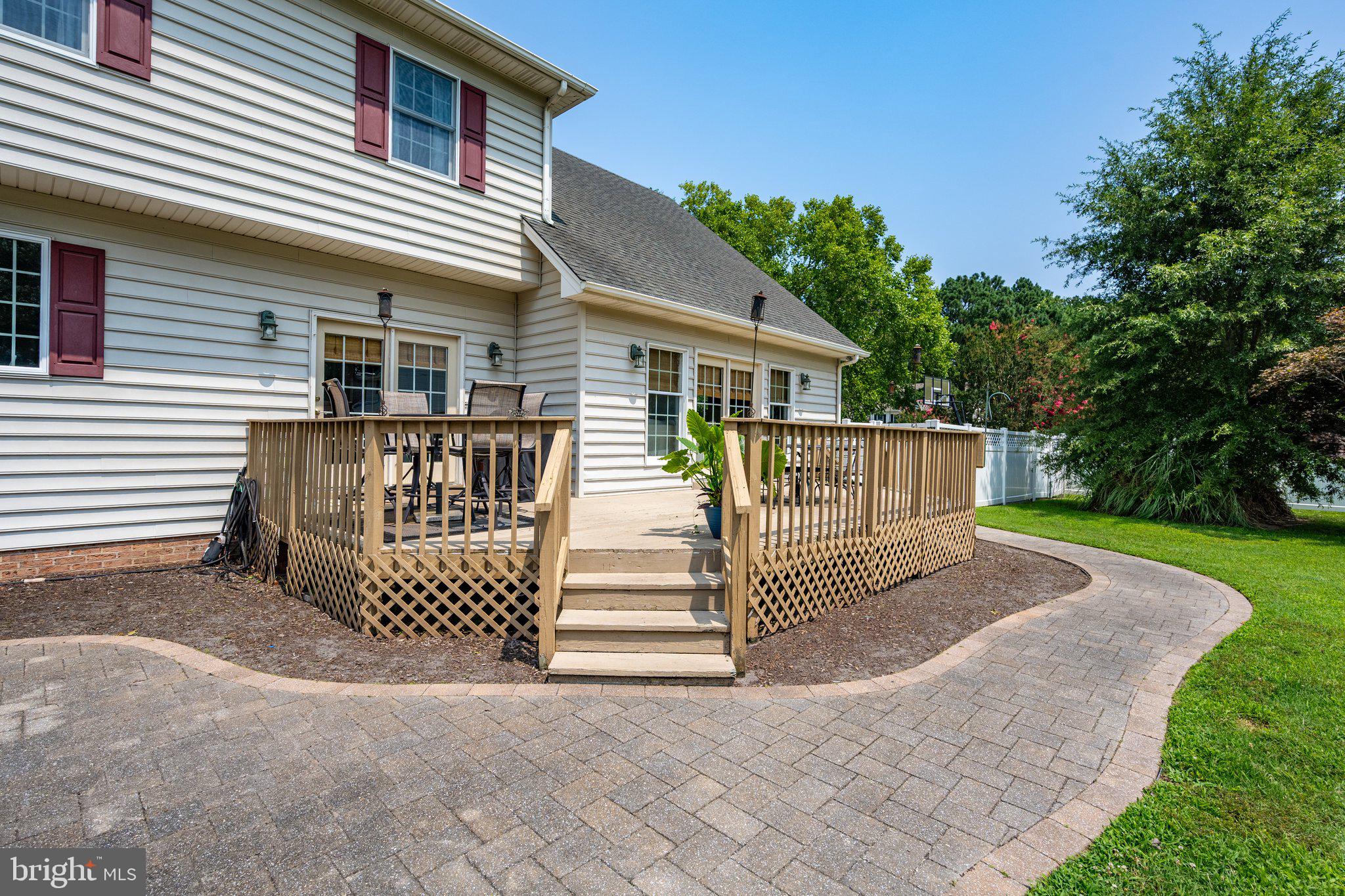 COUNTRY CLUB SOUTH - Residential