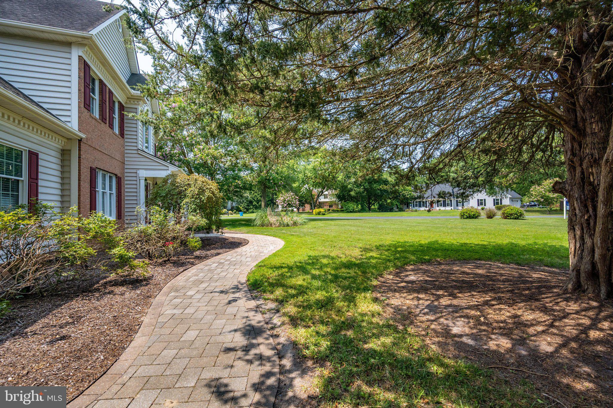 COUNTRY CLUB SOUTH - Residential