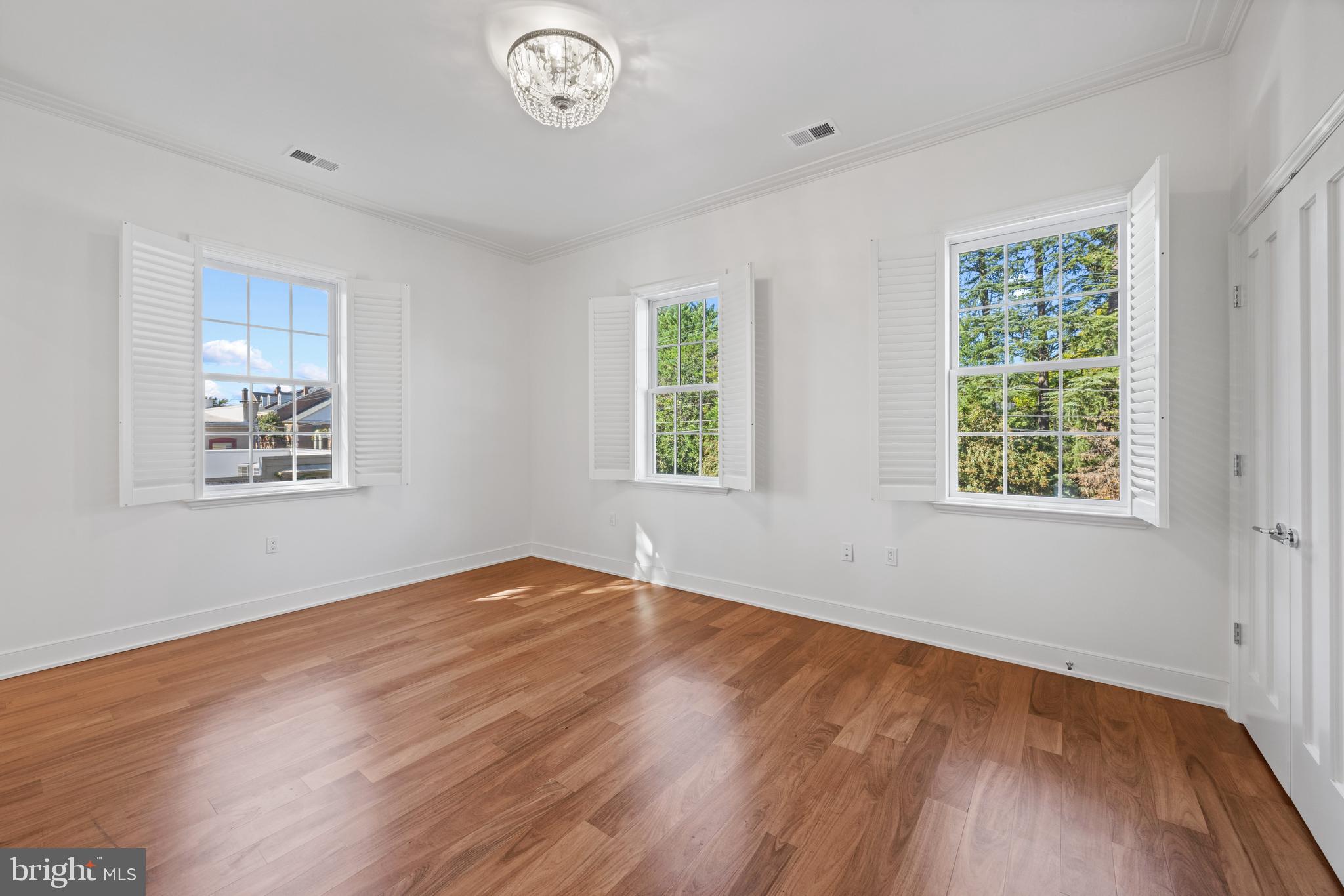 BRIGHTLEAF AND COOPER - Residential