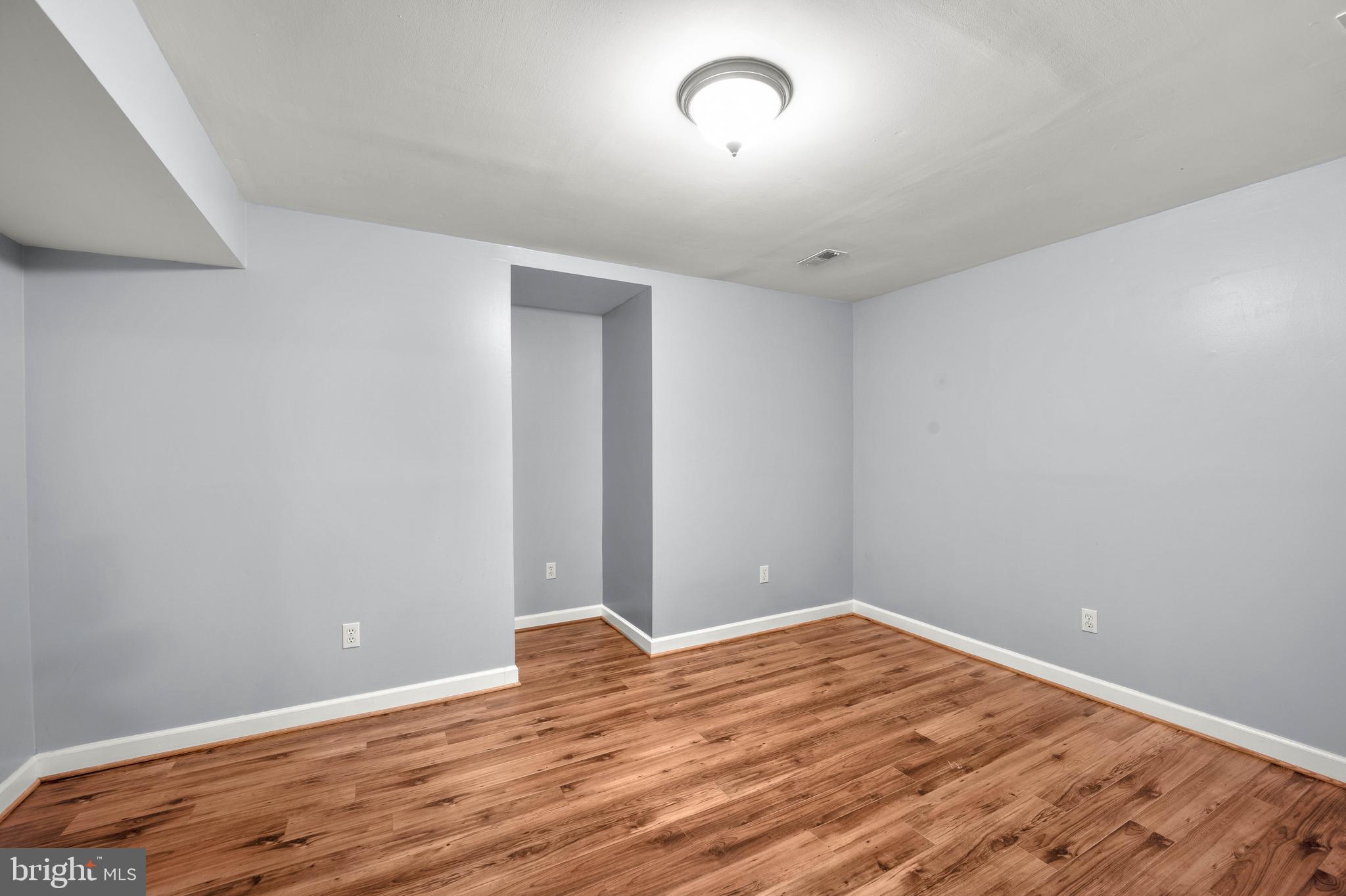 NORTHRIDGE - Residential
