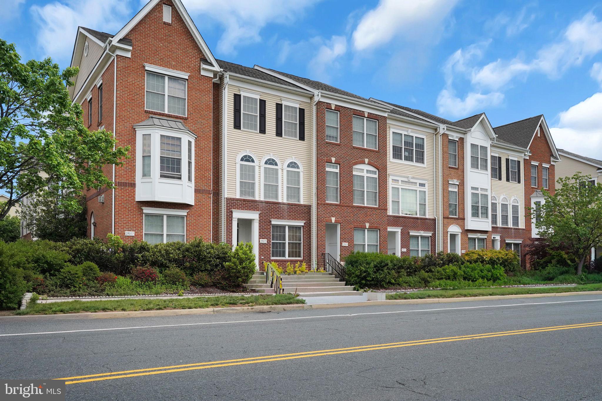 SOUTH RIDING - Residential