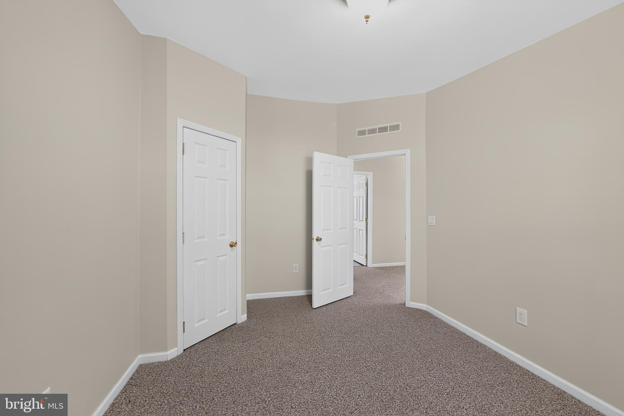 WILLOW RUN - Residential