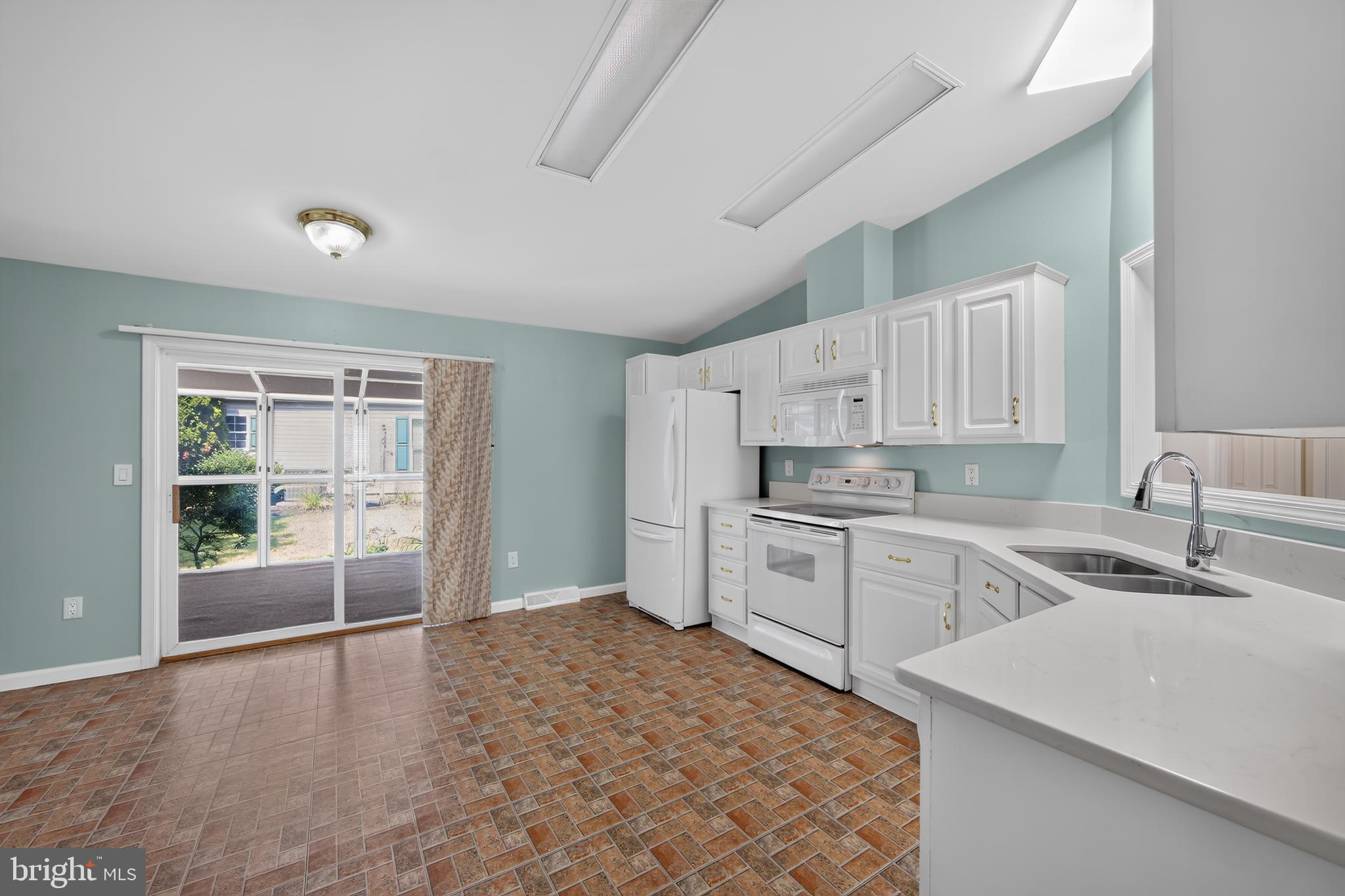 WILLOW RUN - Residential