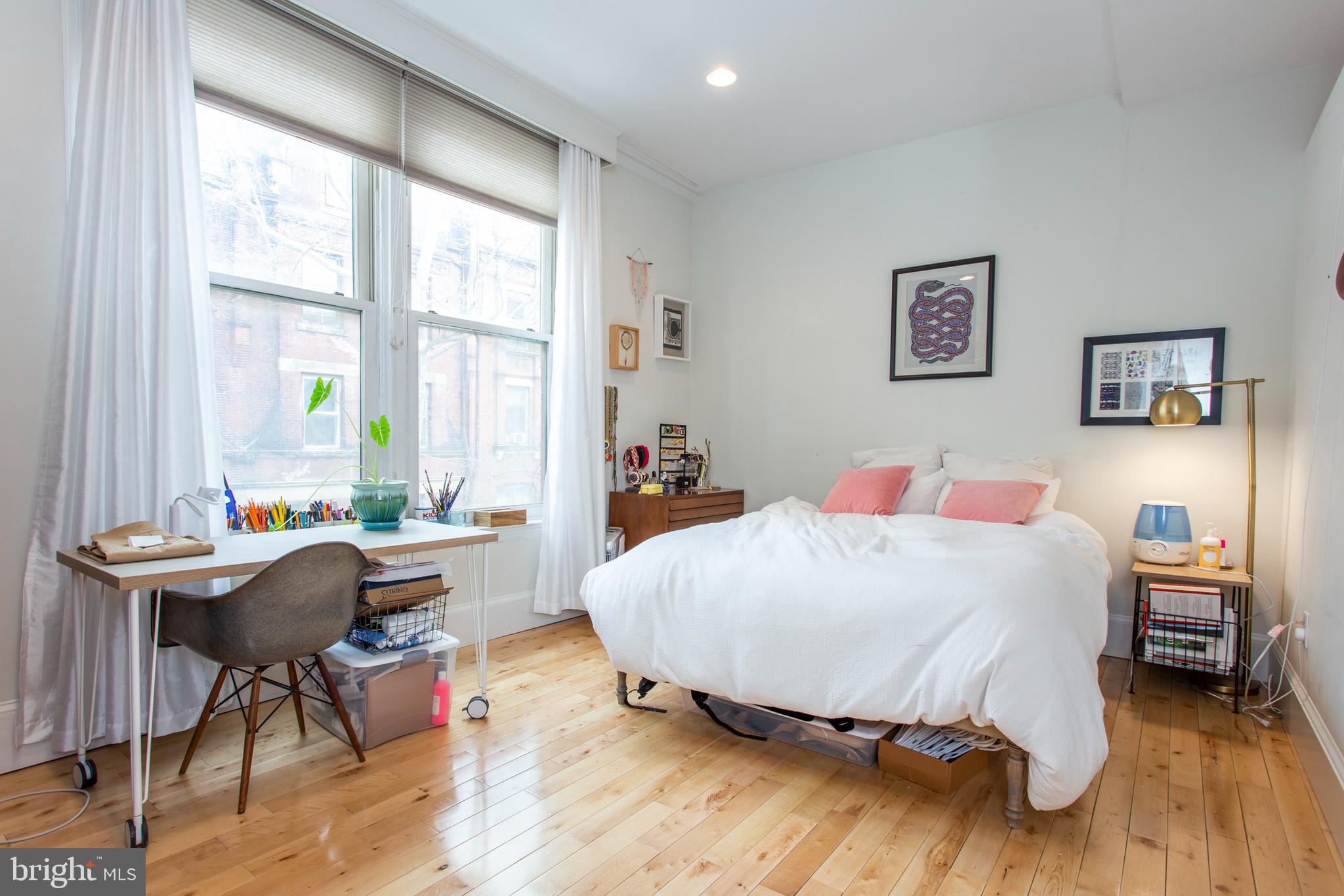 RITTENHOUSE SQUARE - Residential Income