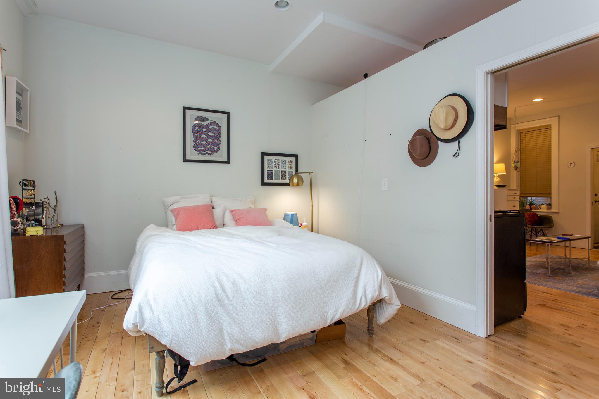 RITTENHOUSE SQUARE - Residential Income