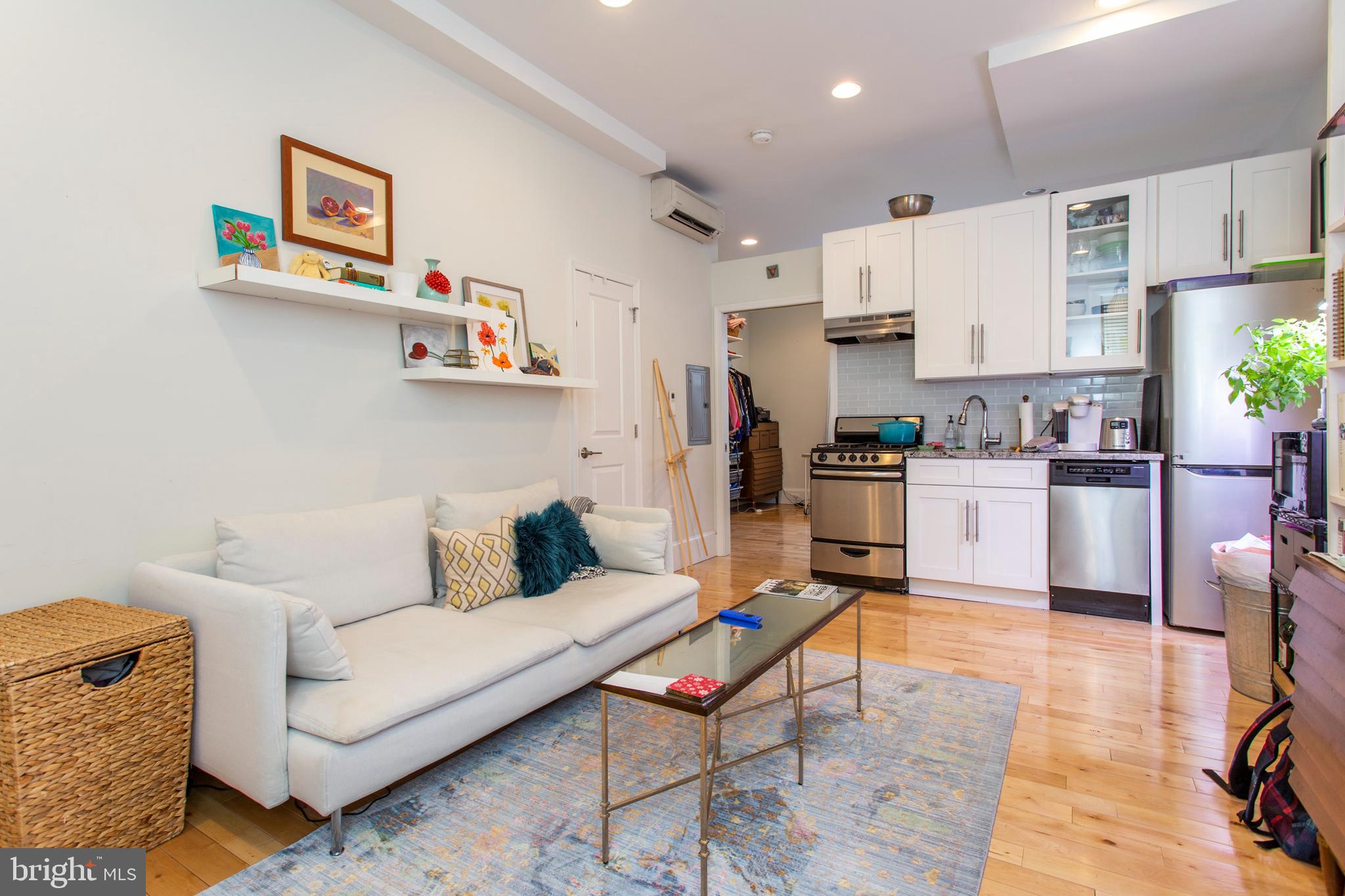 RITTENHOUSE SQUARE - Residential Income