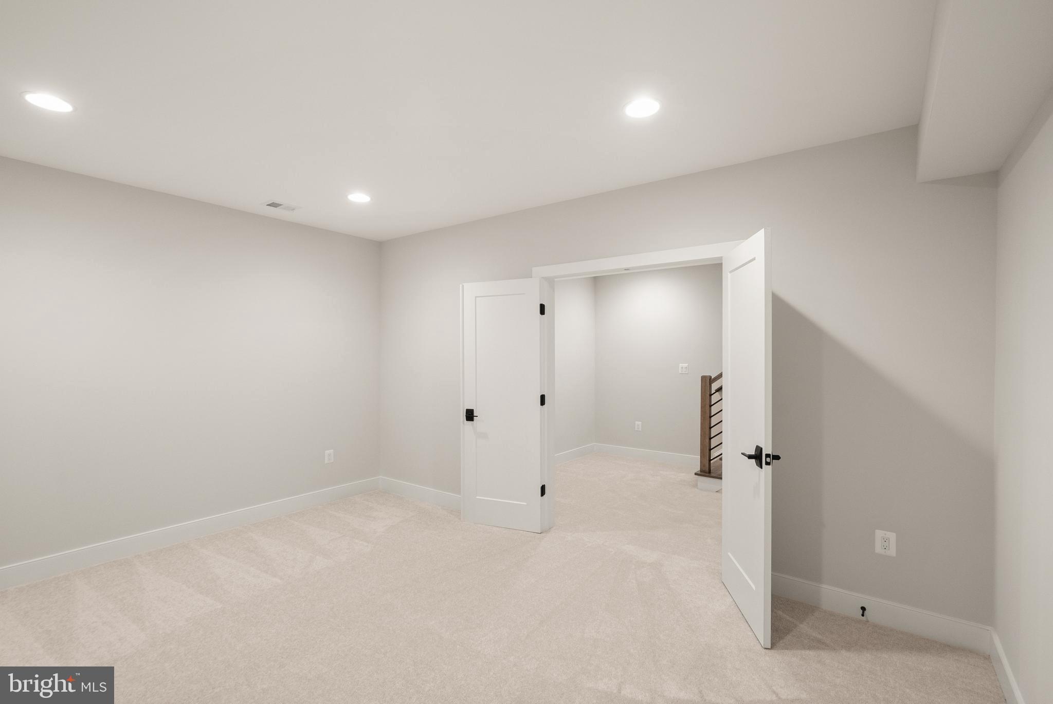 PT BETHESDA OUT RES 1 - Residential