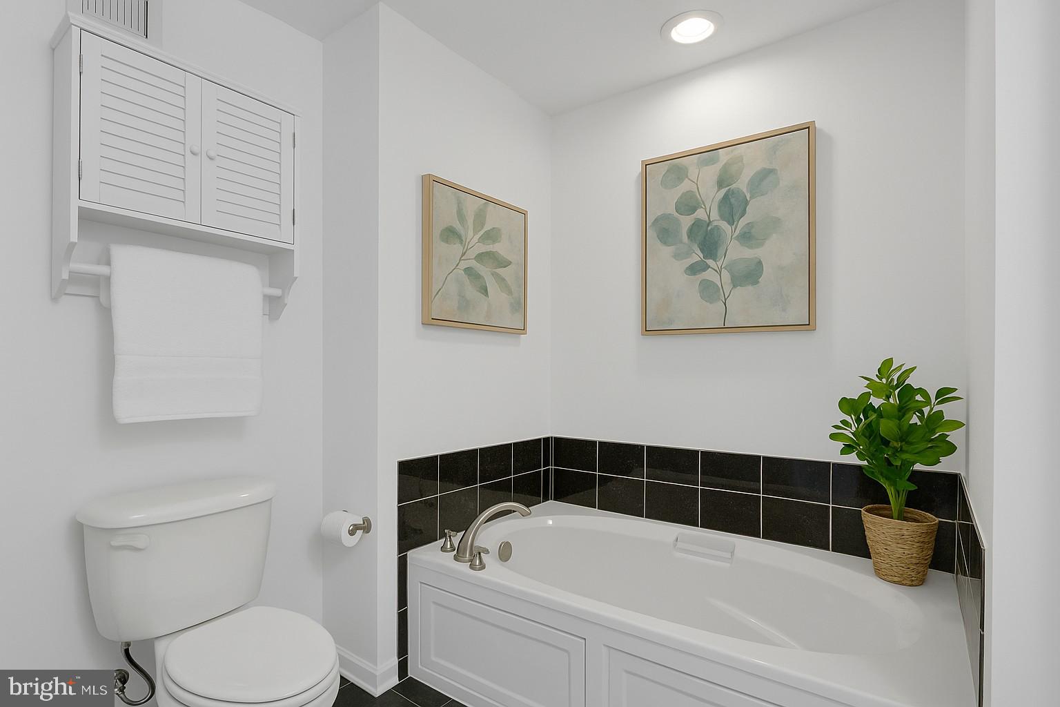 MARKET CENTER CONDOMINIUM - Residential