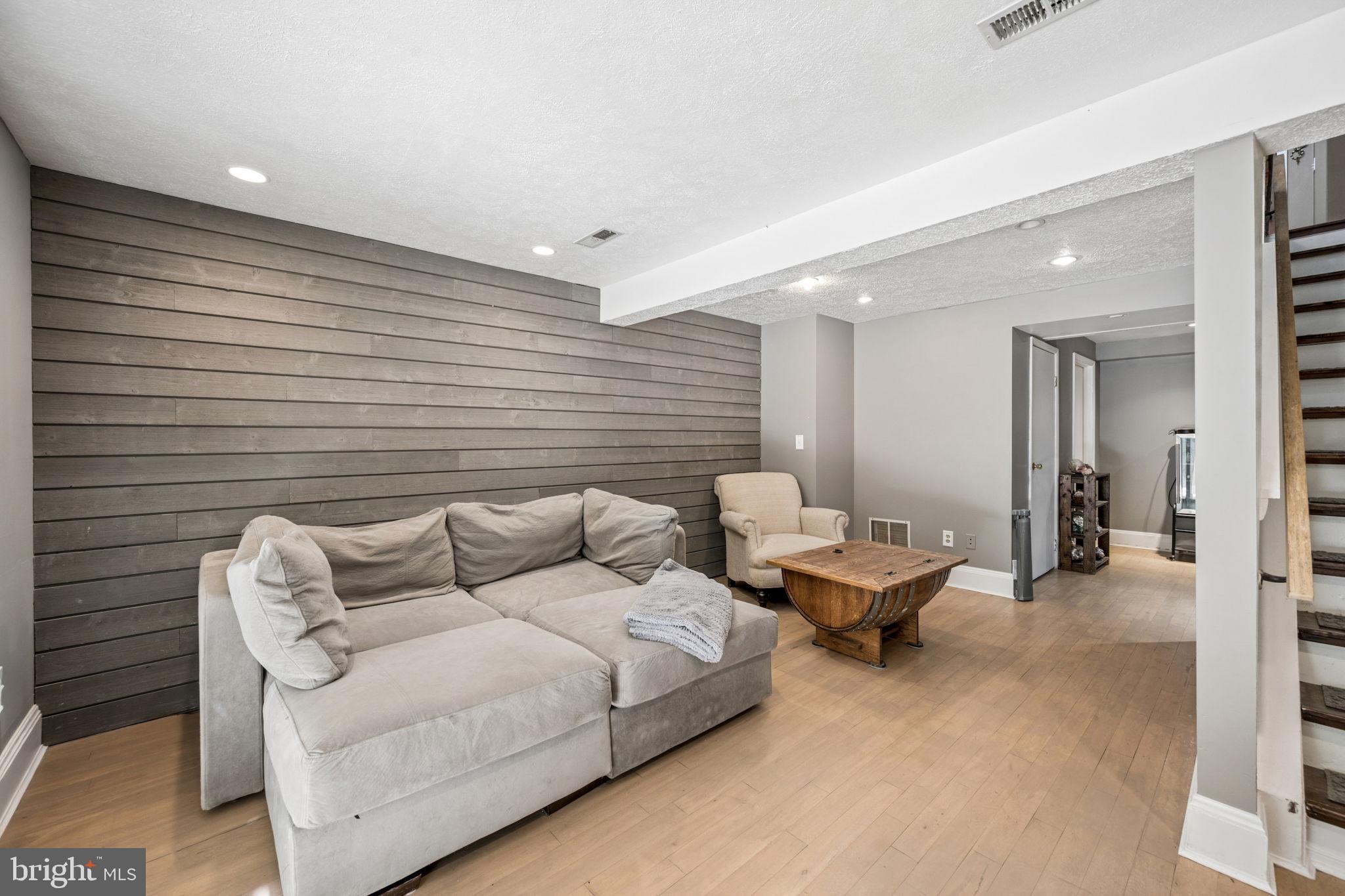 CHESTERFIELD - Residential