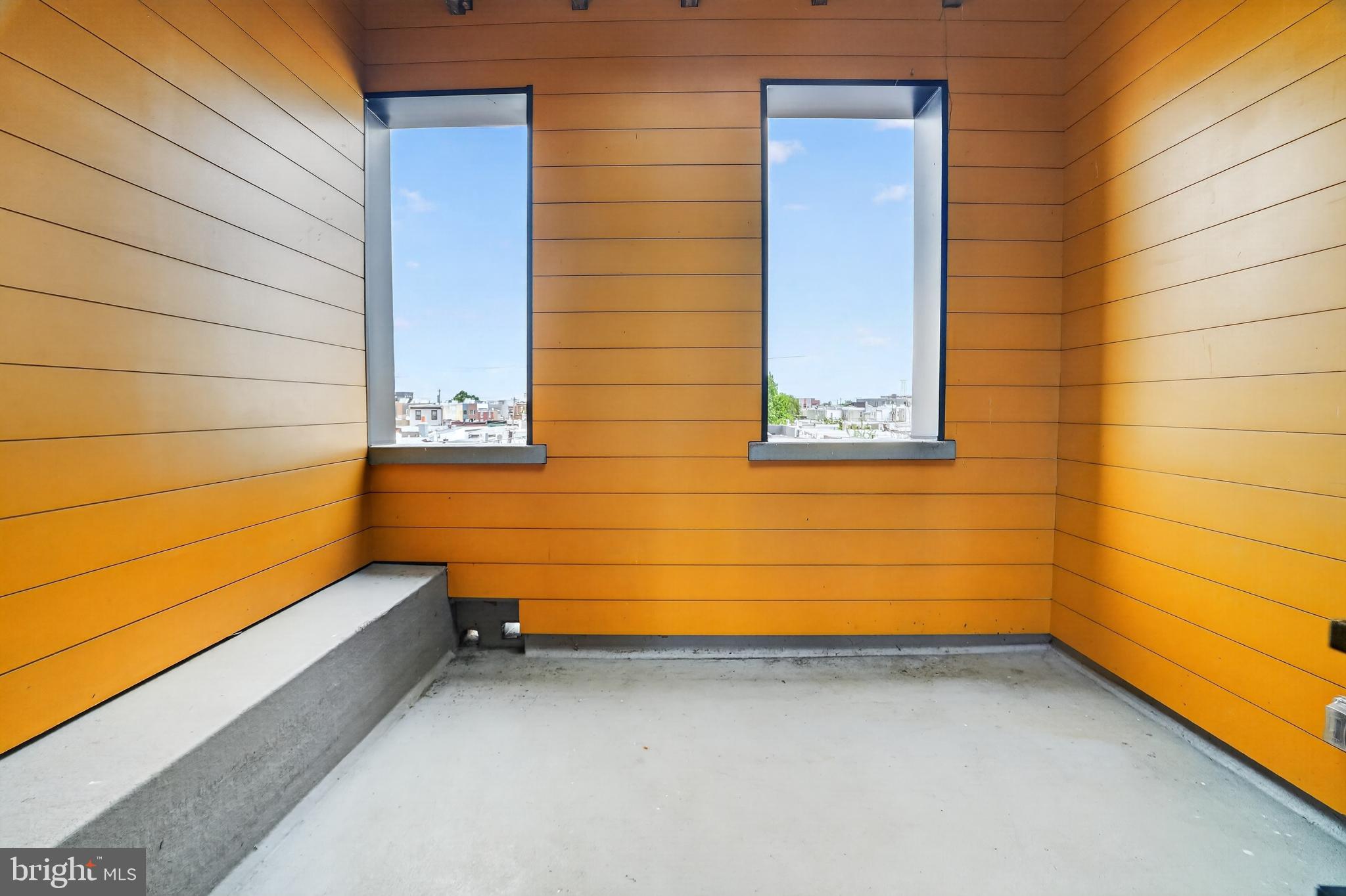 EAST KENSINGTON - Residential