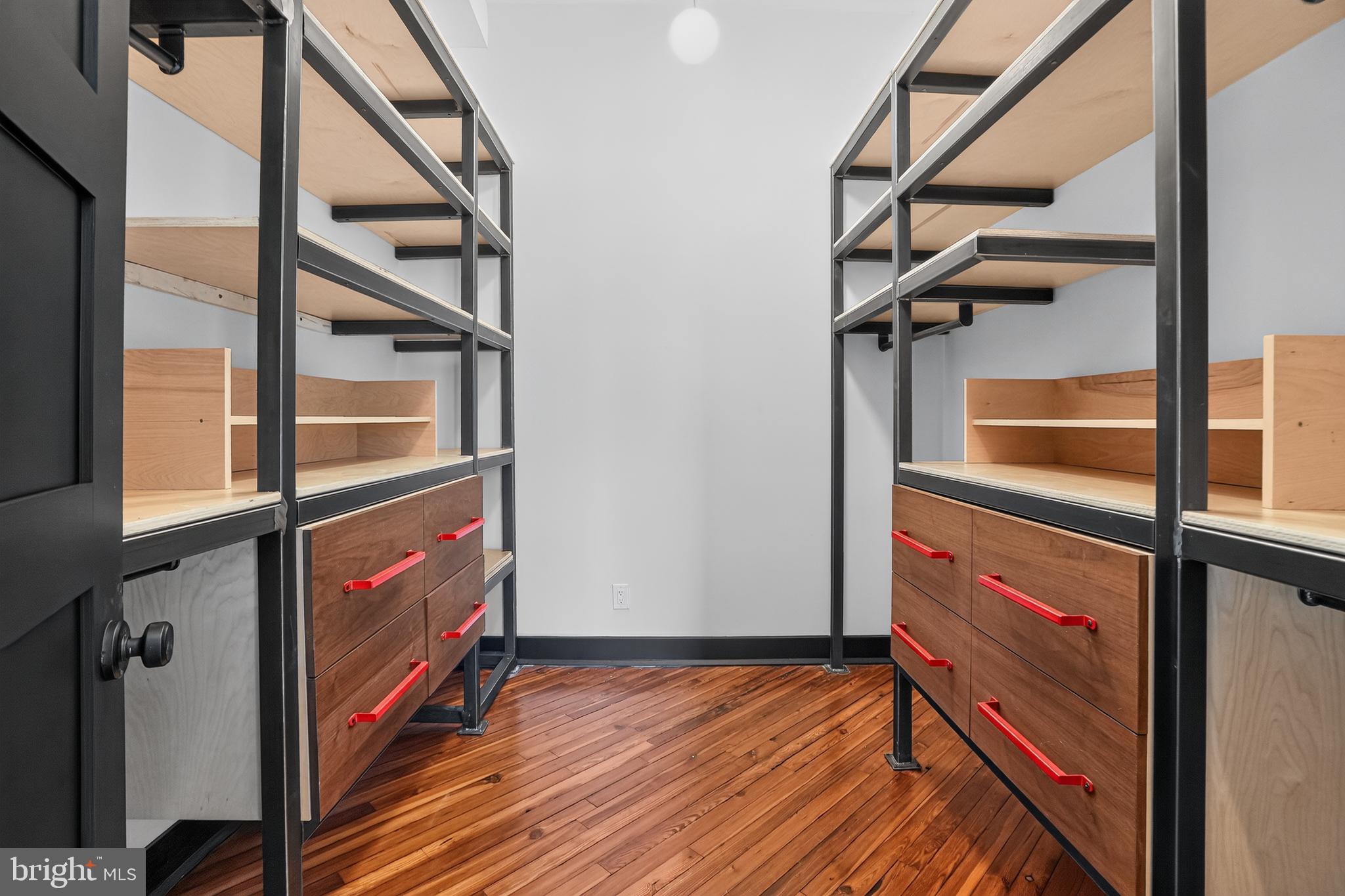 EAST KENSINGTON - Residential