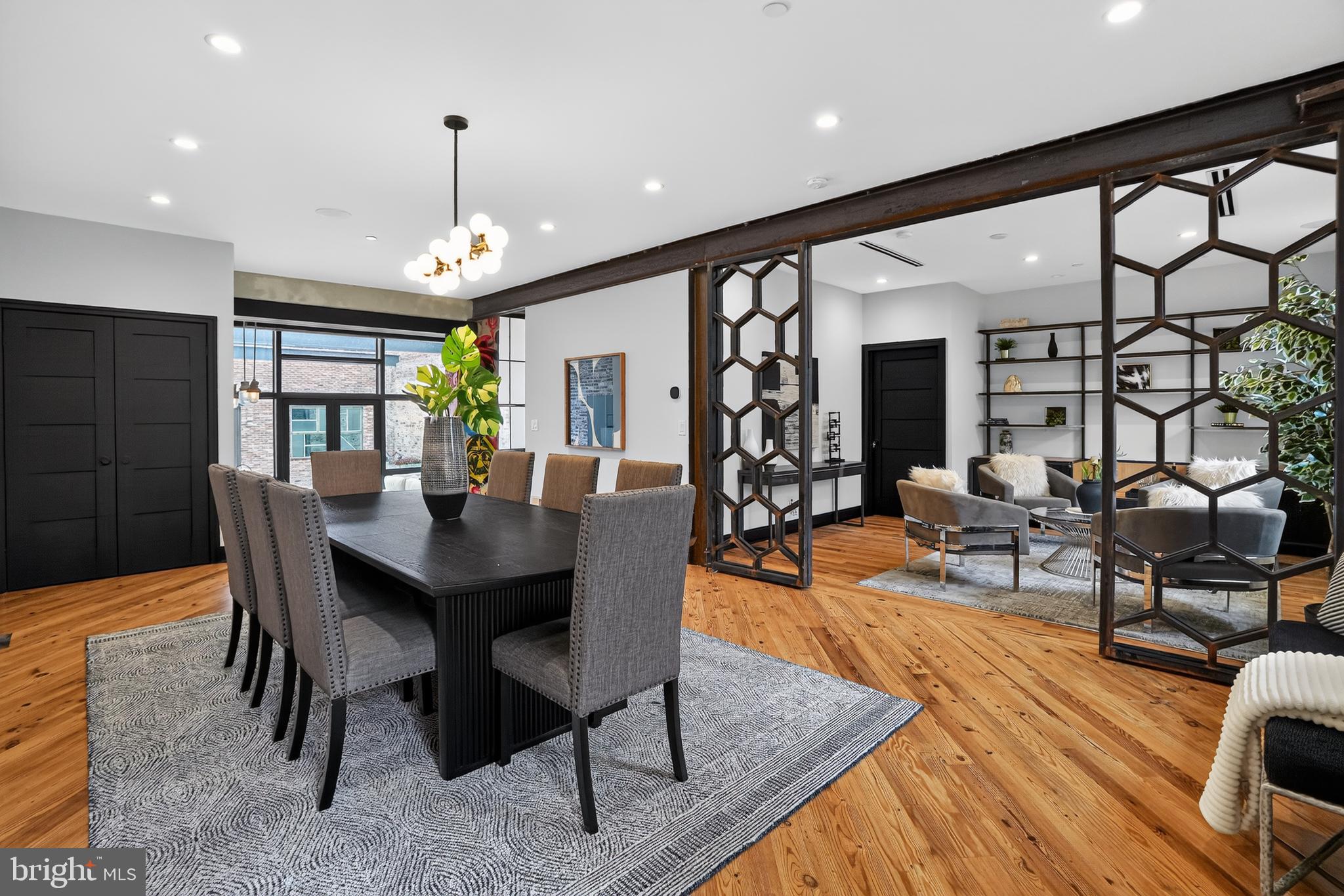 EAST KENSINGTON - Residential