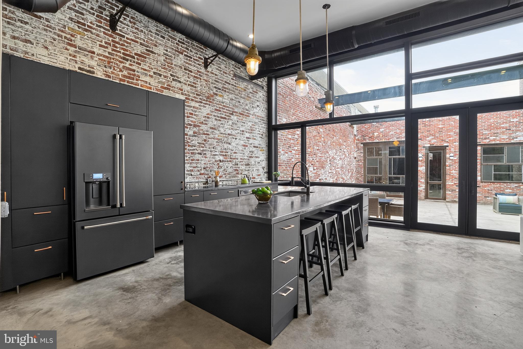 EAST KENSINGTON - Residential