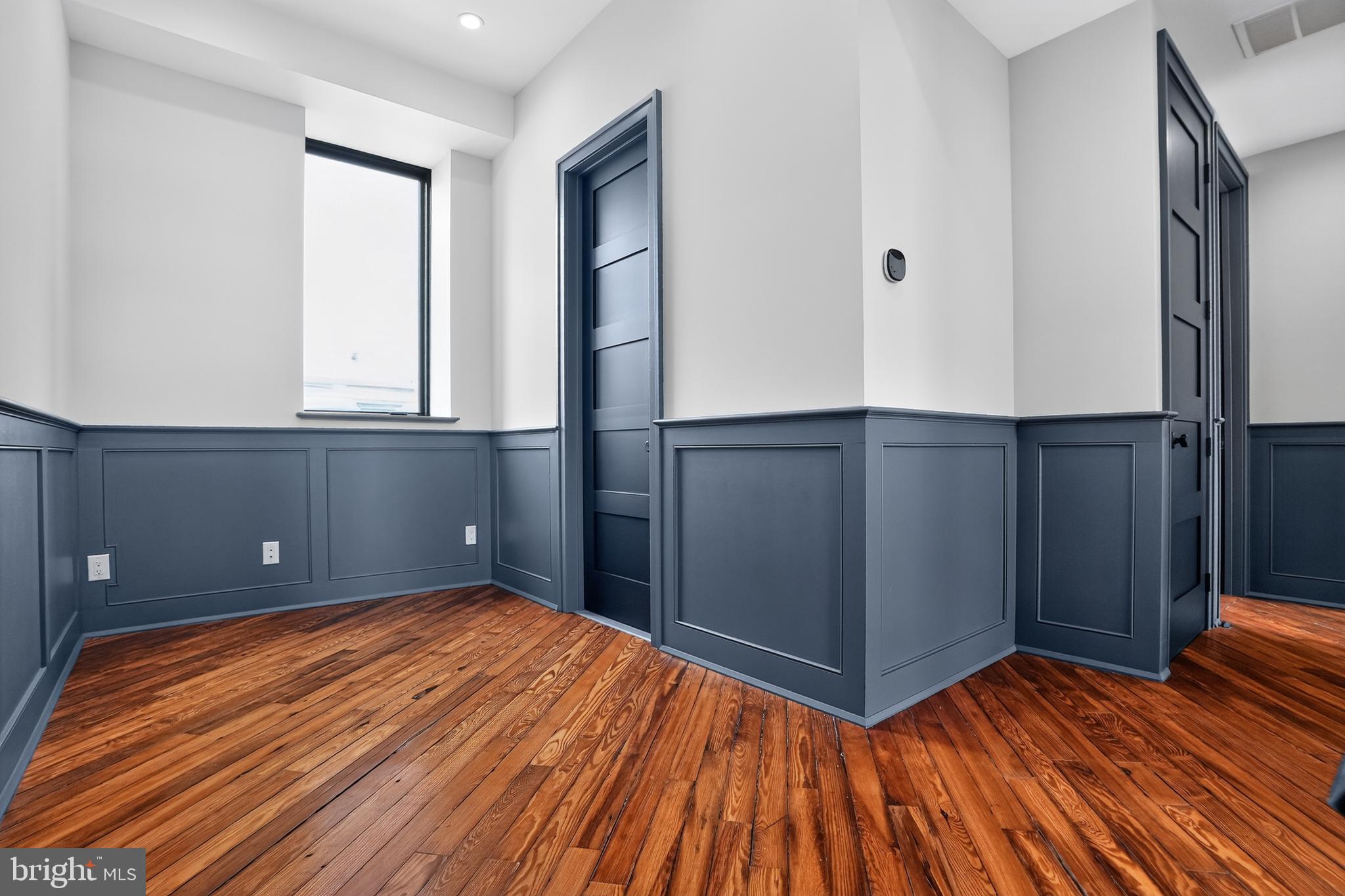 EAST KENSINGTON - Residential