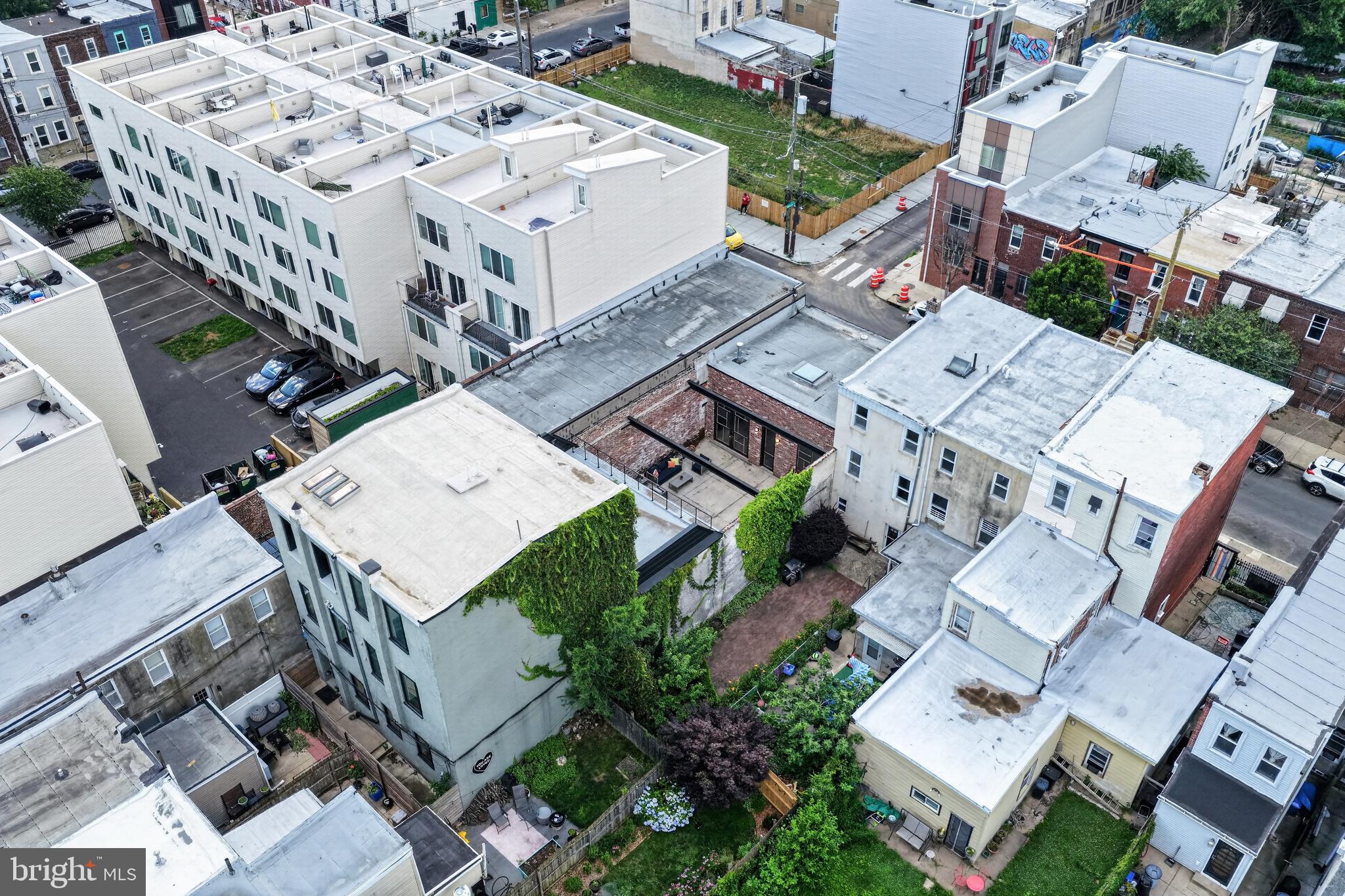 EAST KENSINGTON - Residential