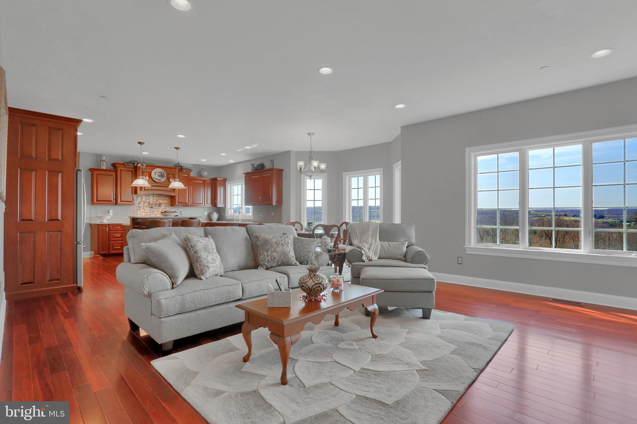 WEST MANHEIM - Residential