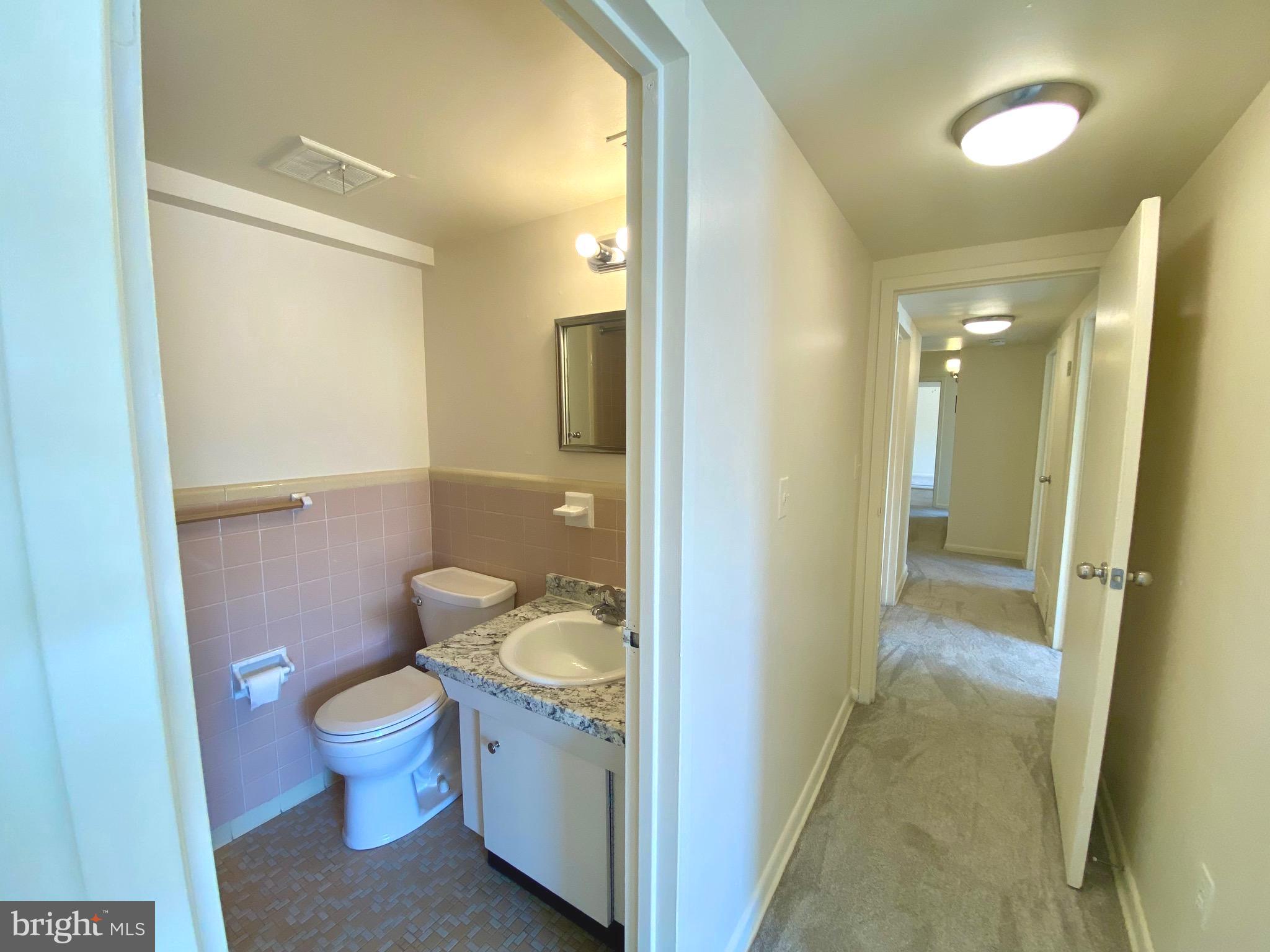 VIENNA VILLAGER CONDO - Residential Lease