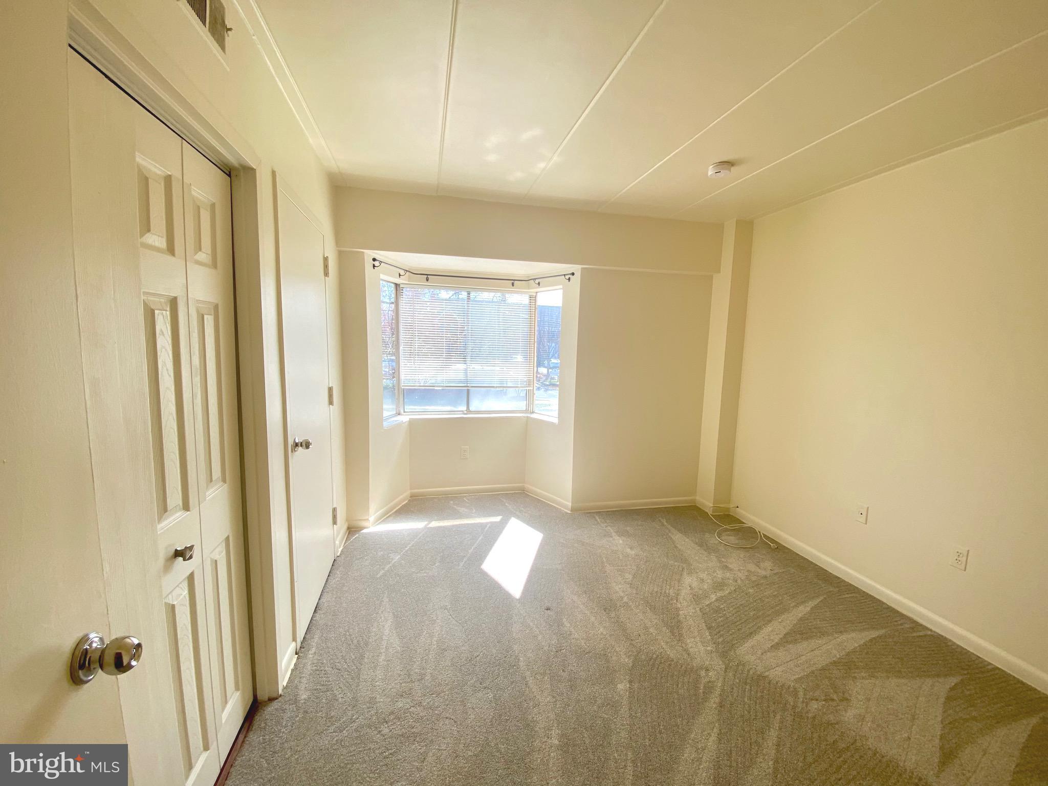 VIENNA VILLAGER CONDO - Residential Lease