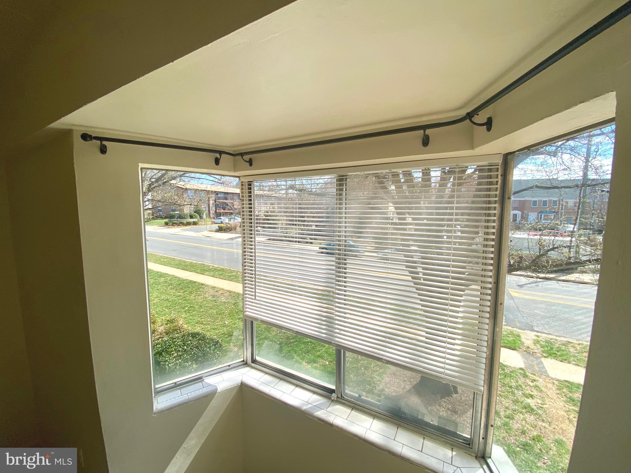VIENNA VILLAGER CONDO - Residential Lease