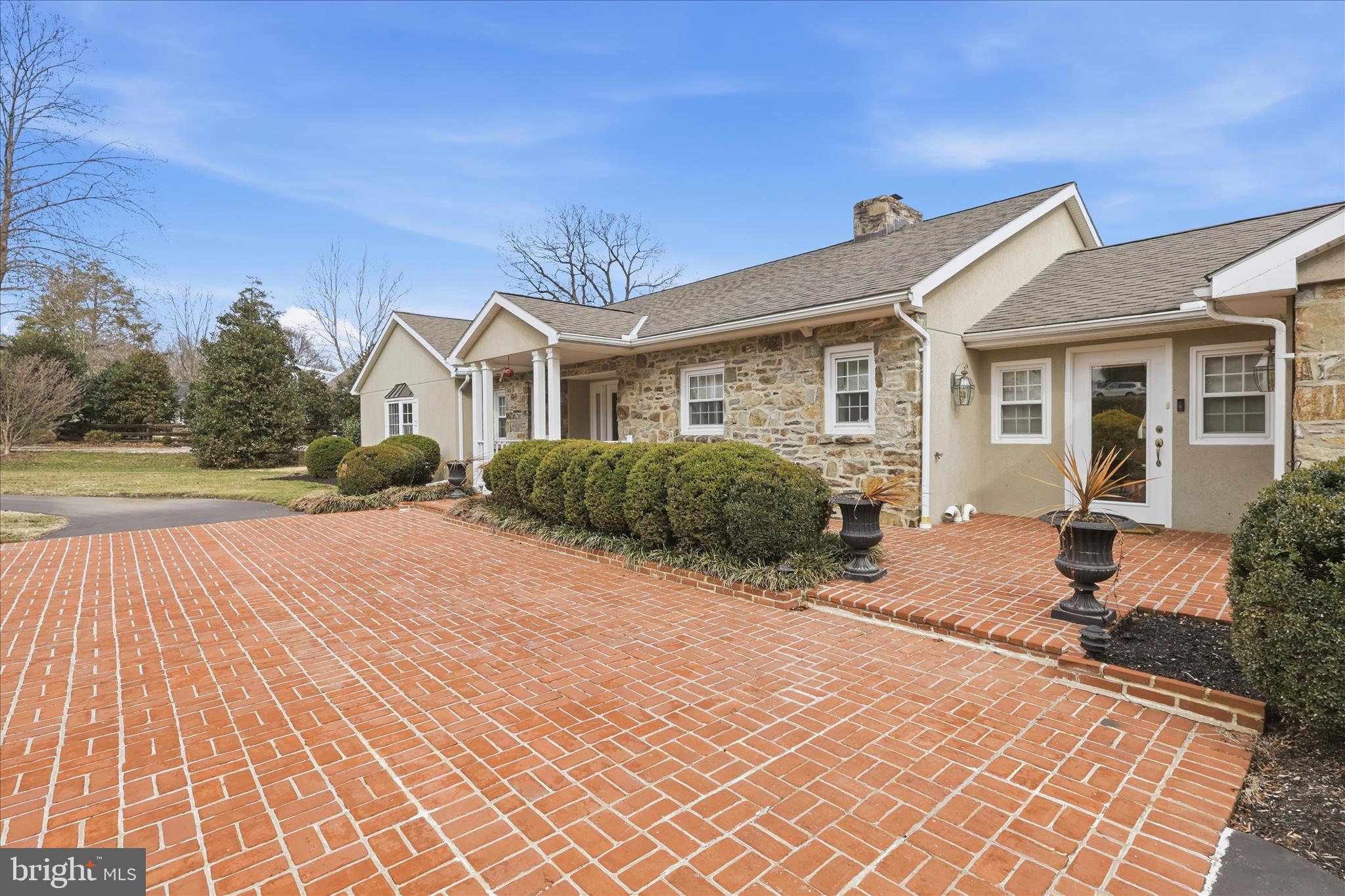 FOUNTAIN HEAD - Residential